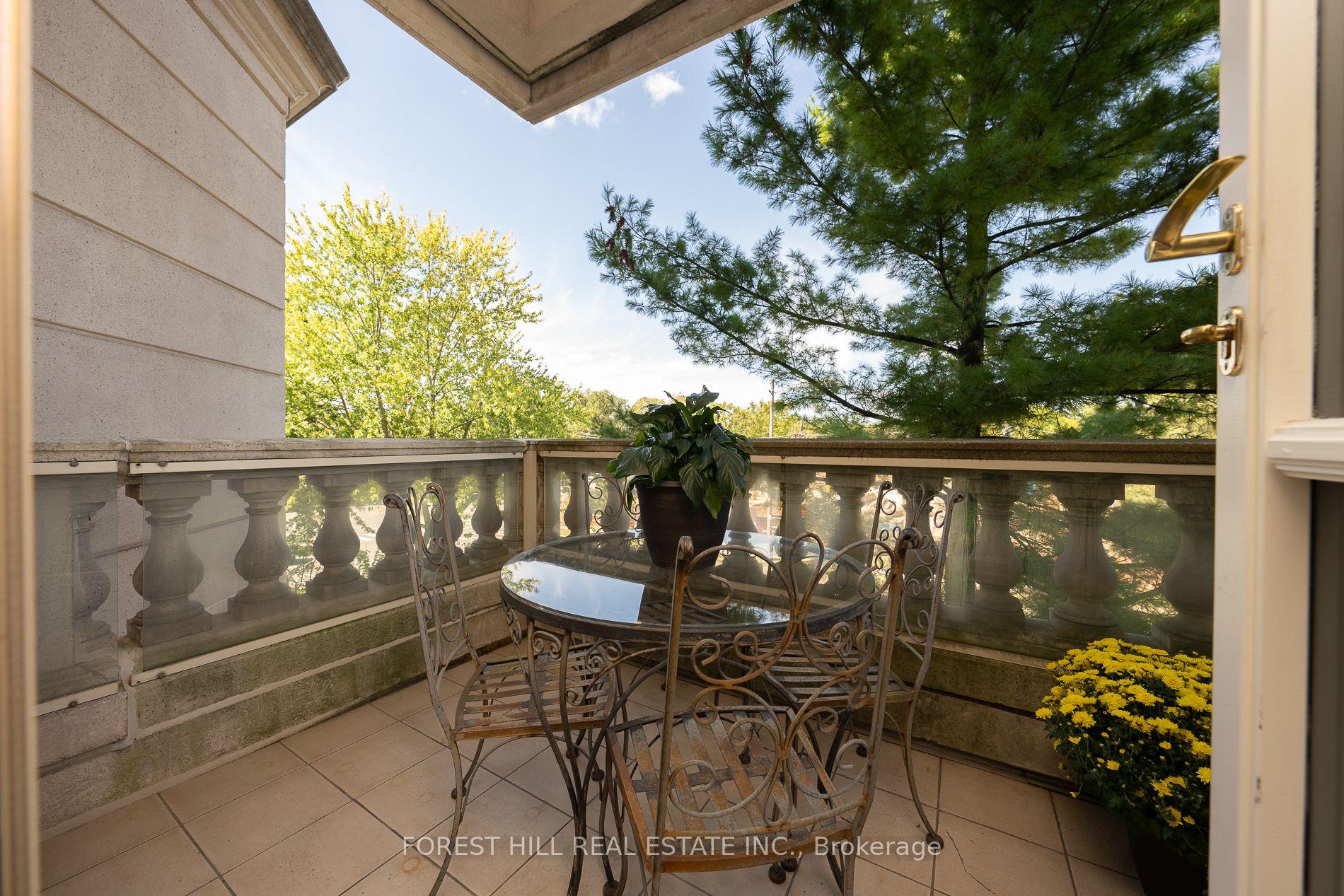Photo 11 of Unit 303, 1 Post Road, North York, Bridle Path-Sunnybrook-York Mills — HOMEH