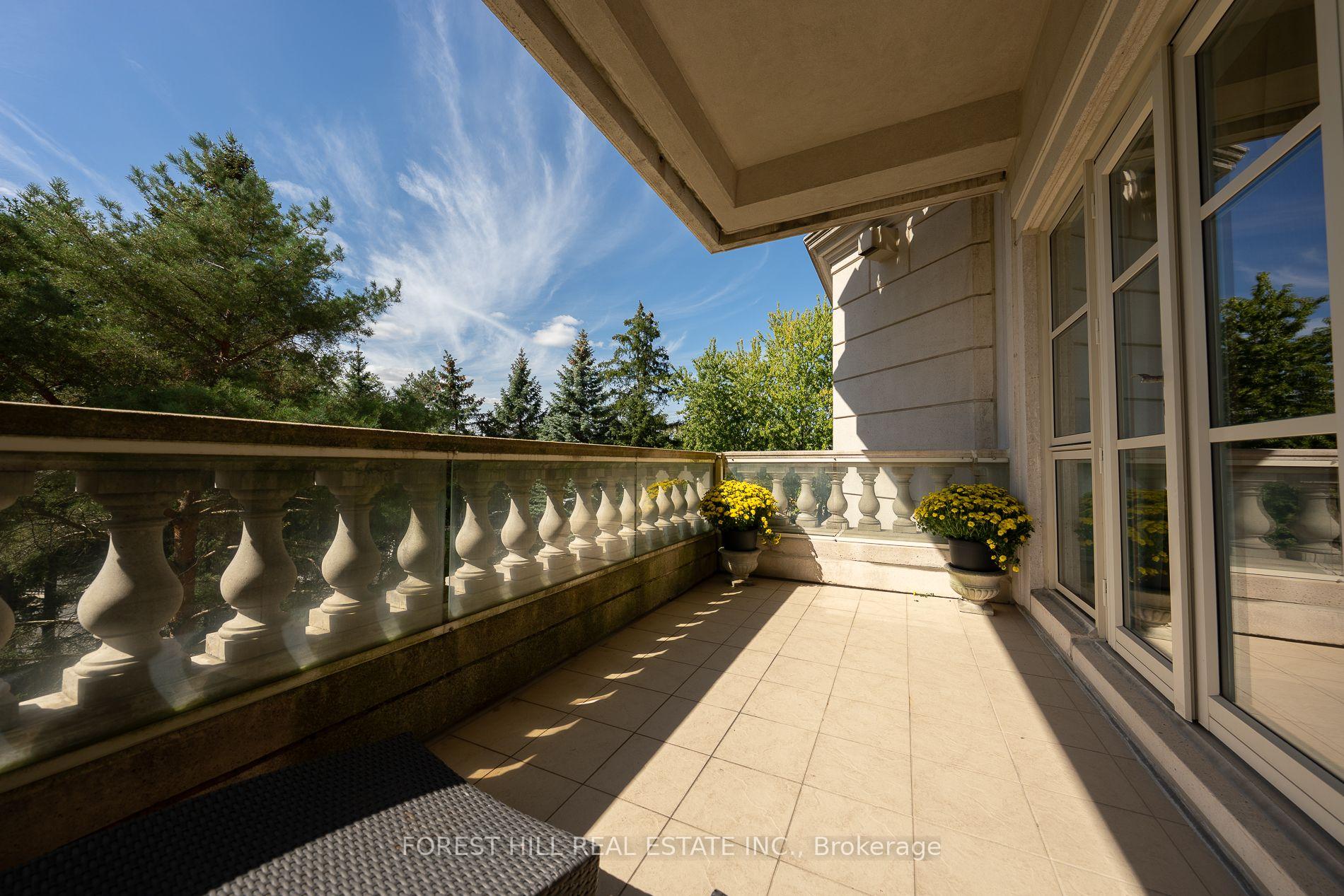 Photo 17 of Unit 303, 1 Post Road, North York, Bridle Path-Sunnybrook-York Mills — HOMEH