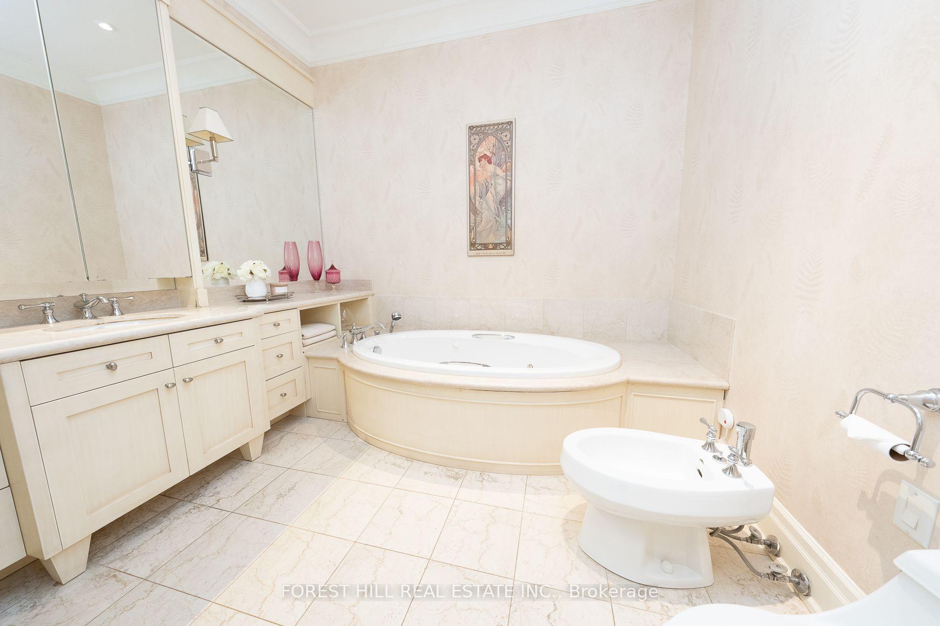 Photo 23 of Unit 303, 1 Post Road, North York, Bridle Path-Sunnybrook-York Mills — HOMEH
