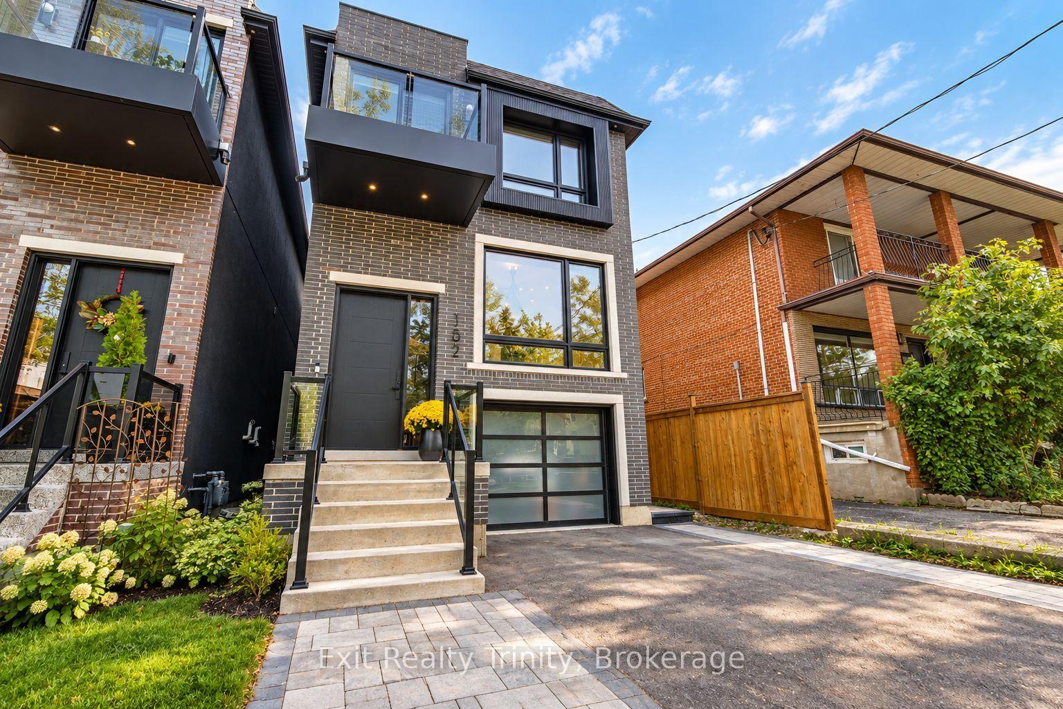 Photo 2 of 152 Sheldon Avenue, Etobicoke, Alderwood — HOMEH