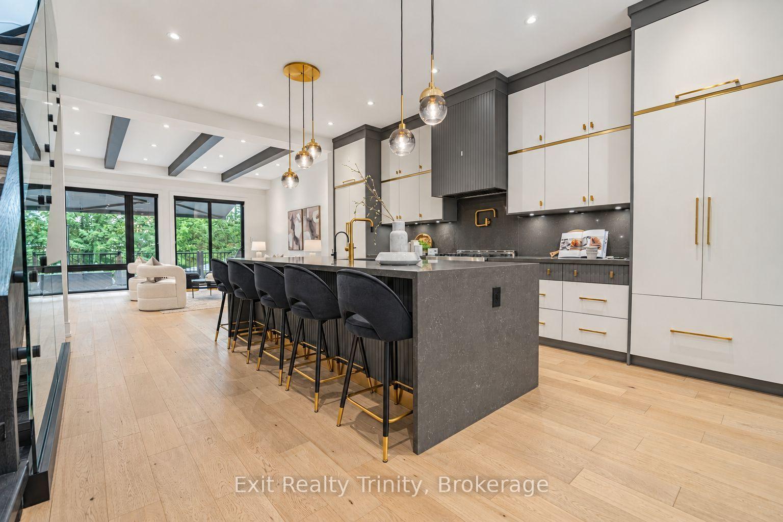 Photo 7 of 152 Sheldon Avenue, Etobicoke, Alderwood — HOMEH