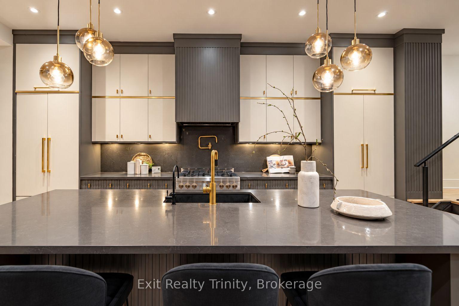 Photo 9 of 152 Sheldon Avenue, Etobicoke, Alderwood — HOMEH