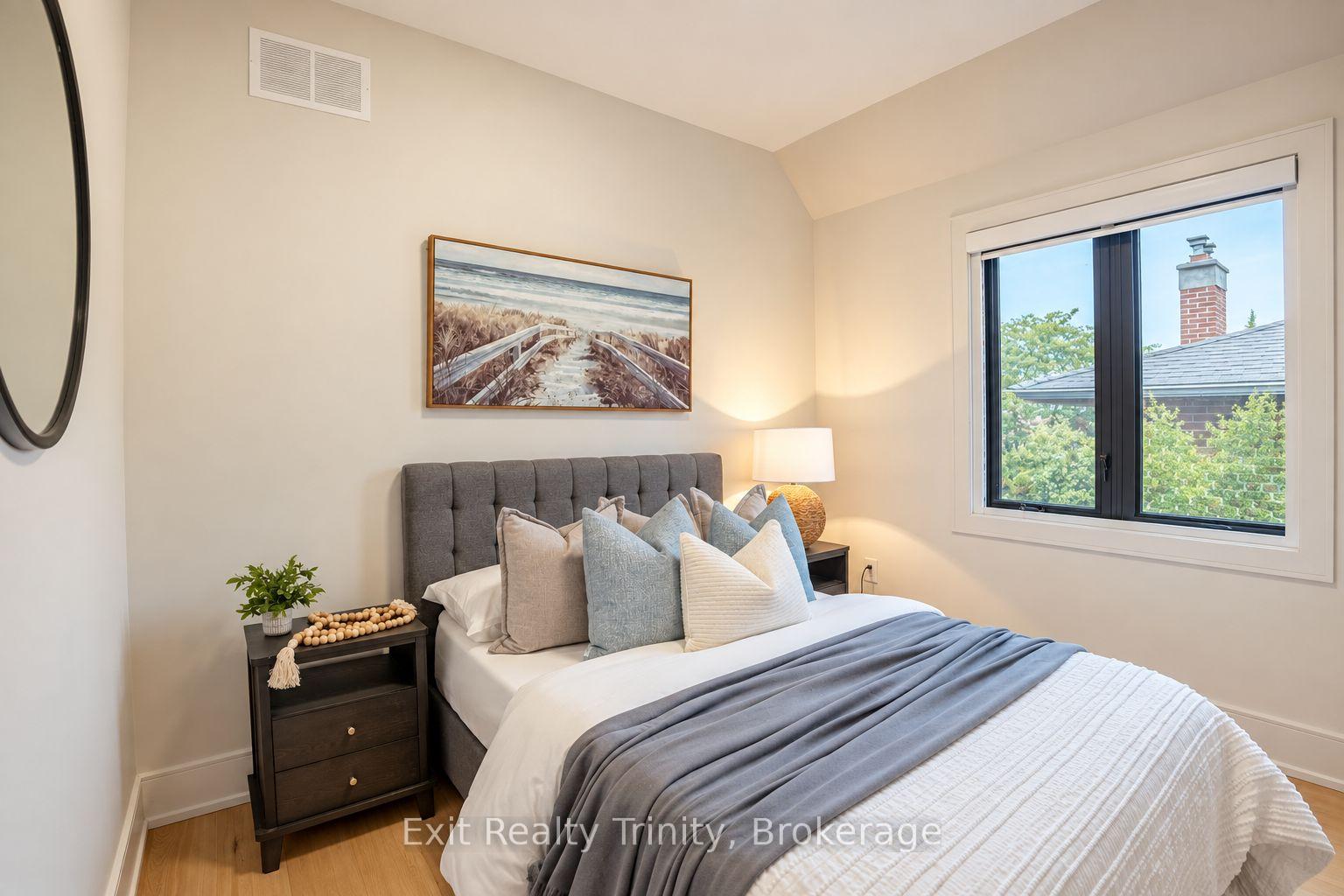 Photo 28 of 152 Sheldon Avenue, Etobicoke, Alderwood — HOMEH
