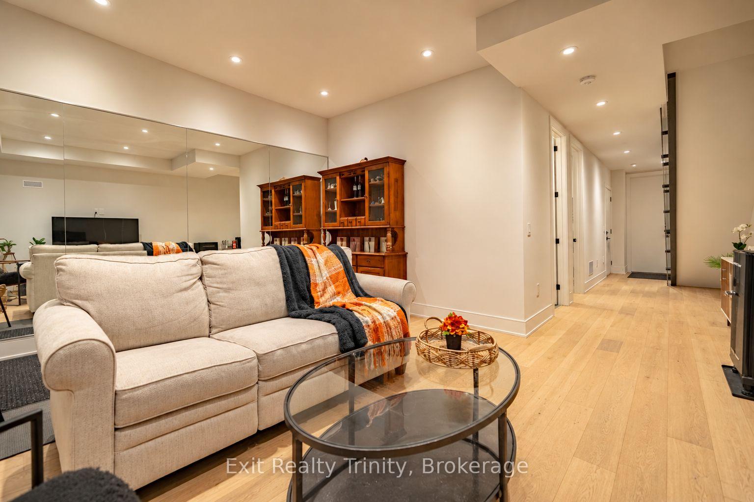 Photo 43 of 152 Sheldon Avenue, Etobicoke, Alderwood — HOMEH
