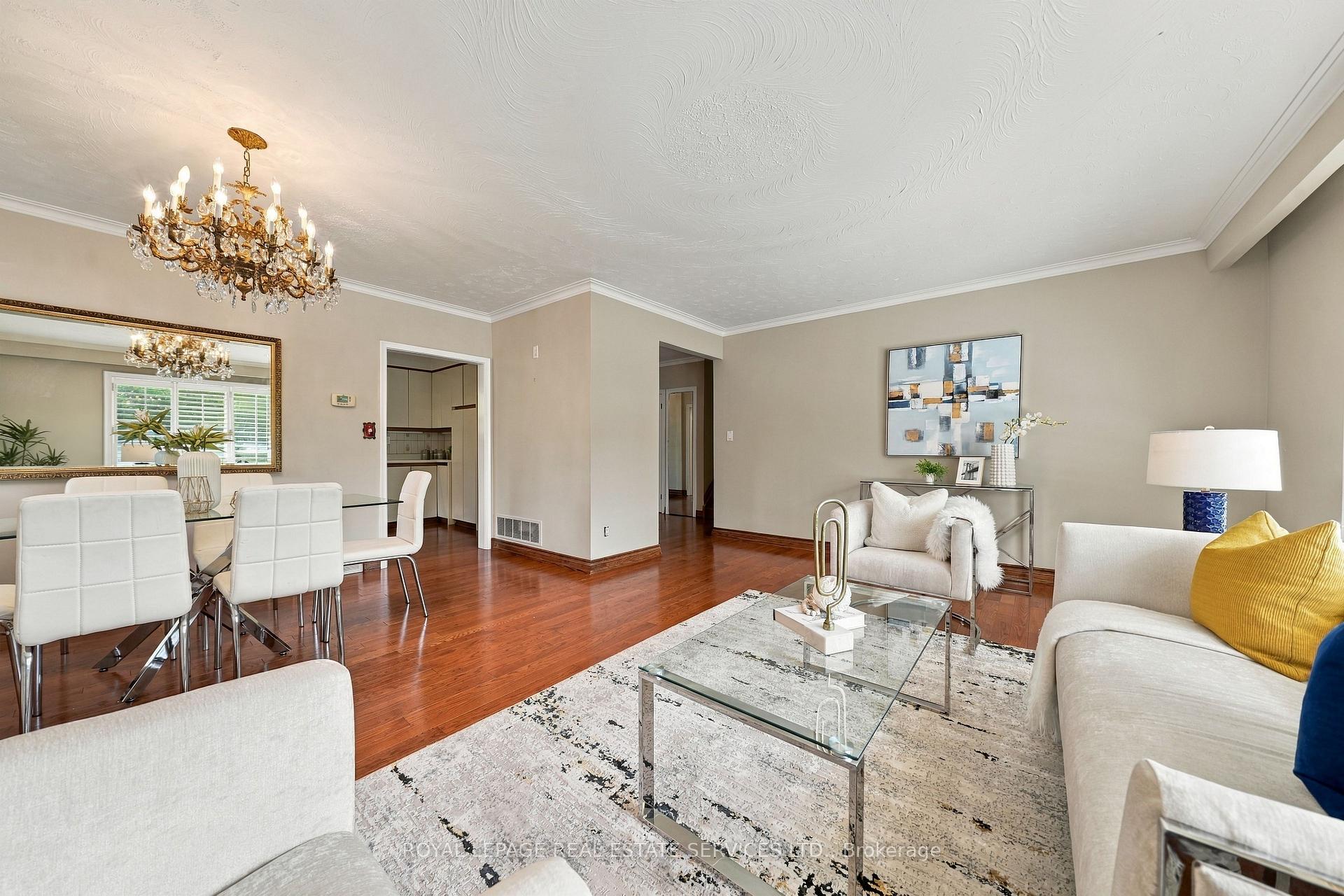 Photo 18 of 81 Letchworth Crescent, North York, Downsview-Roding-CFB — HOMEH
