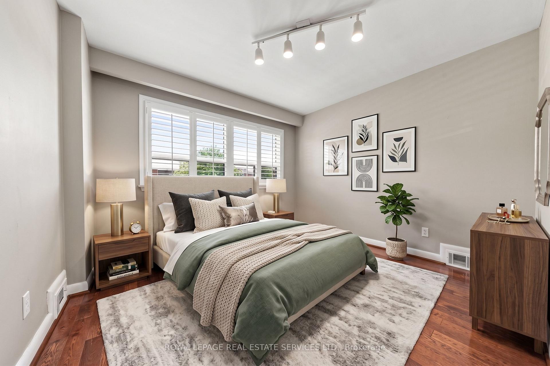 Photo 24 of 81 Letchworth Crescent, North York, Downsview-Roding-CFB — HOMEH