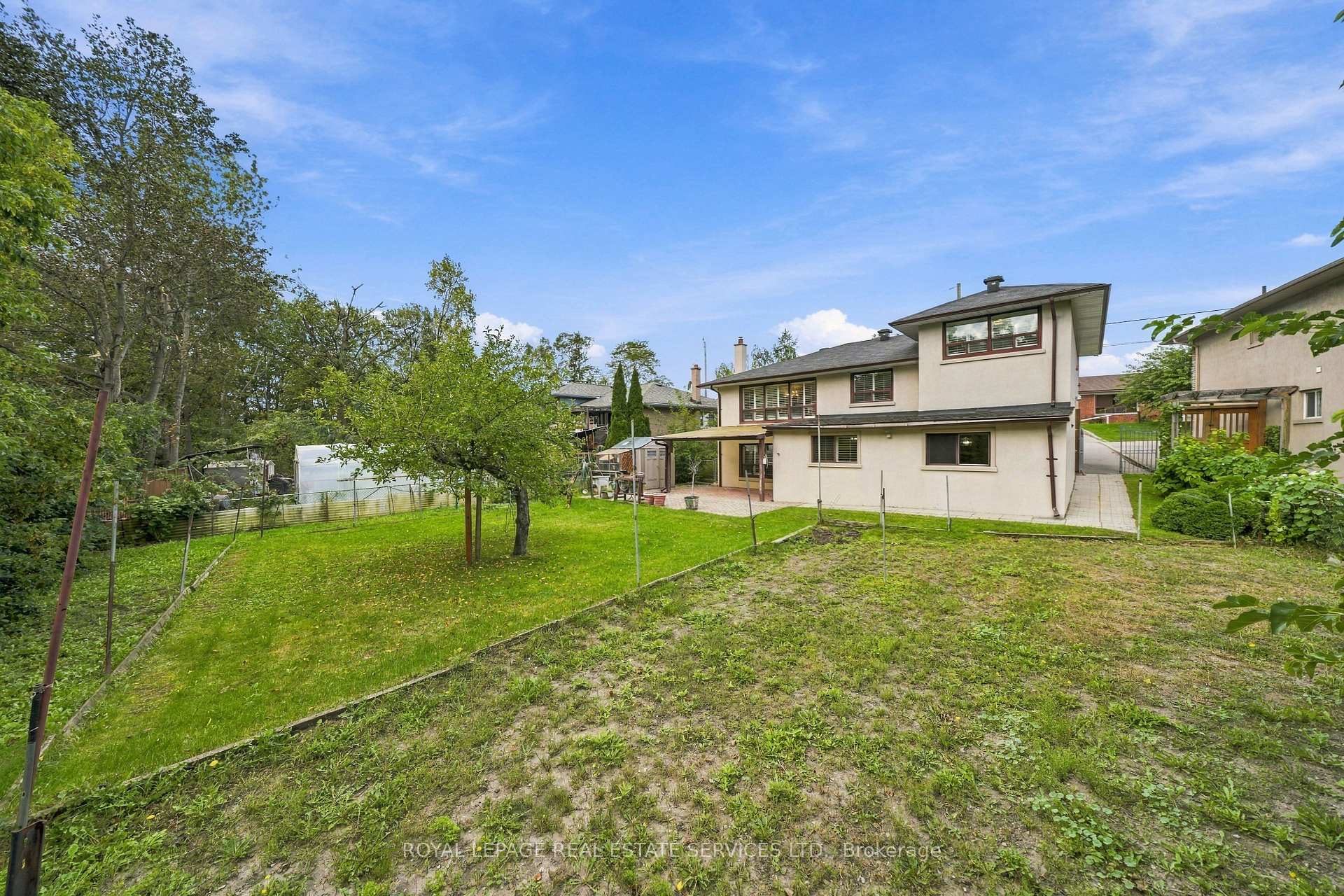 Photo 41 of 81 Letchworth Crescent, North York, Downsview-Roding-CFB — HOMEH