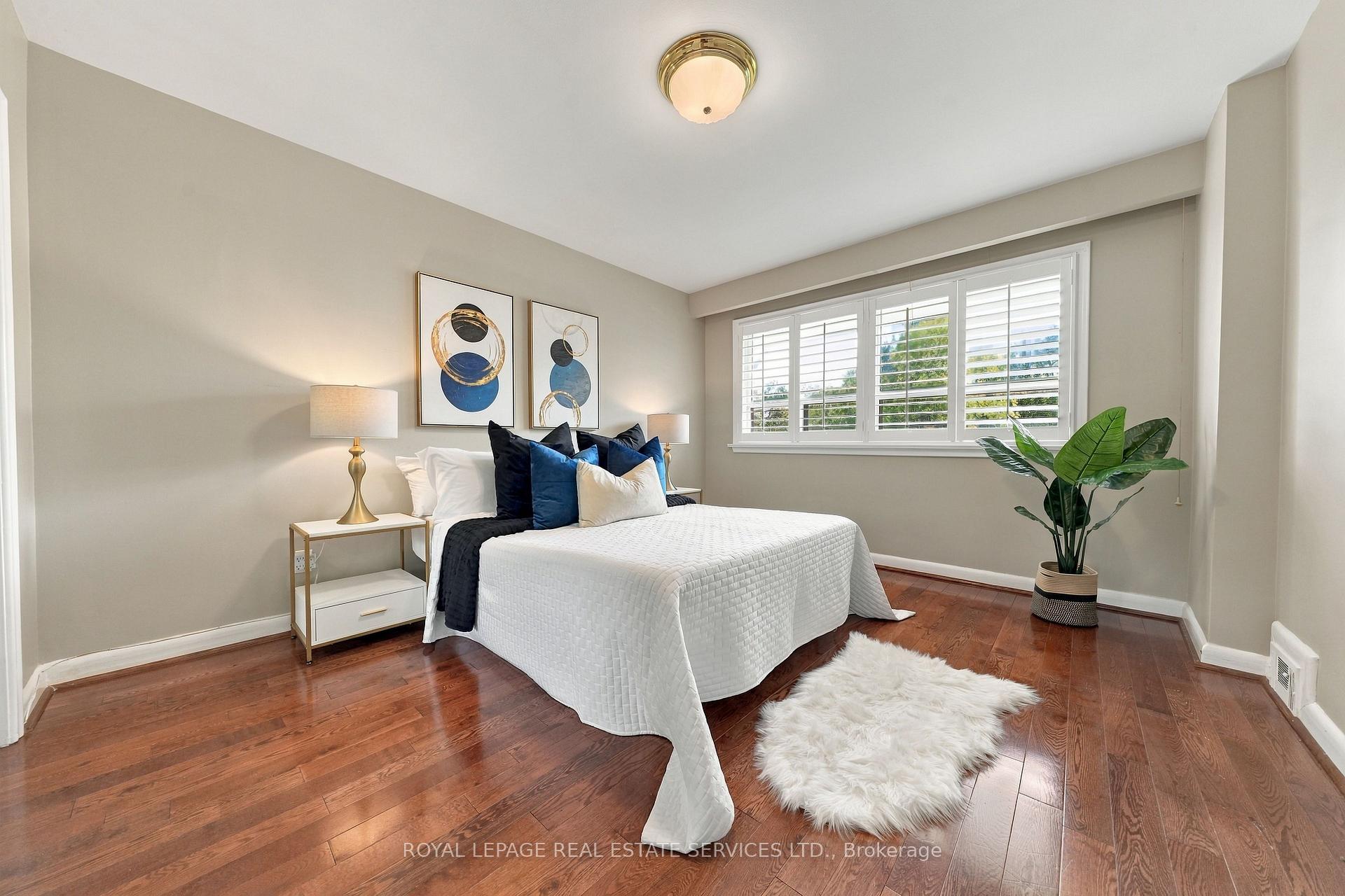 Photo 27 of 81 Letchworth Crescent, North York, Downsview-Roding-CFB — HOMEH