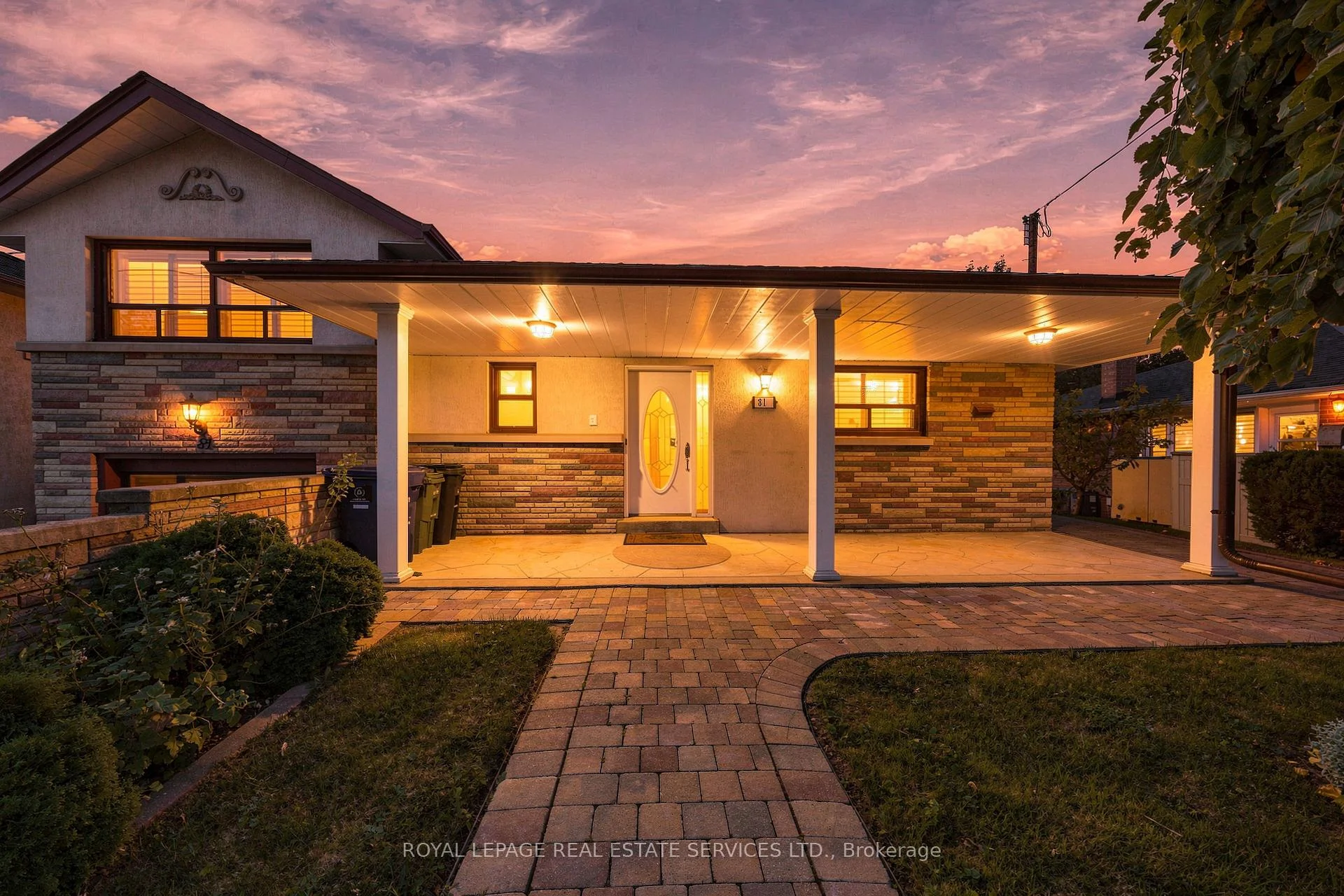 Photo 3 of 81 Letchworth Crescent, North York, Downsview-Roding-CFB — HOMEH