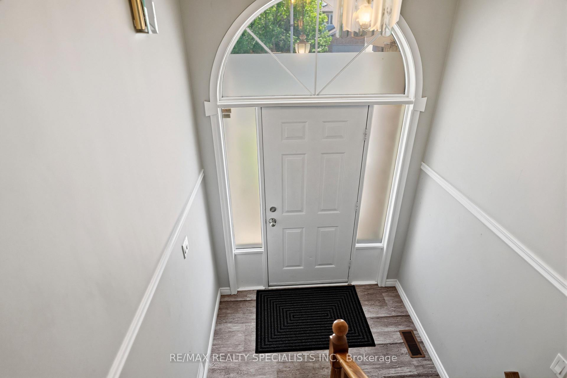 Photo 4 of 14 Elson Drive, Guelph, Dovercliffe Park/Old University — HOMEH