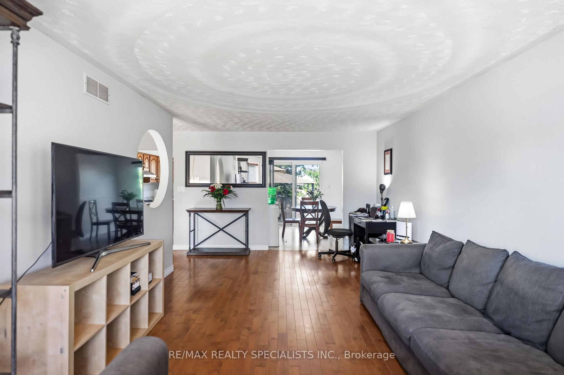 Photo 7 of 14 Elson Drive, Guelph, Dovercliffe Park/Old University — HOMEH
