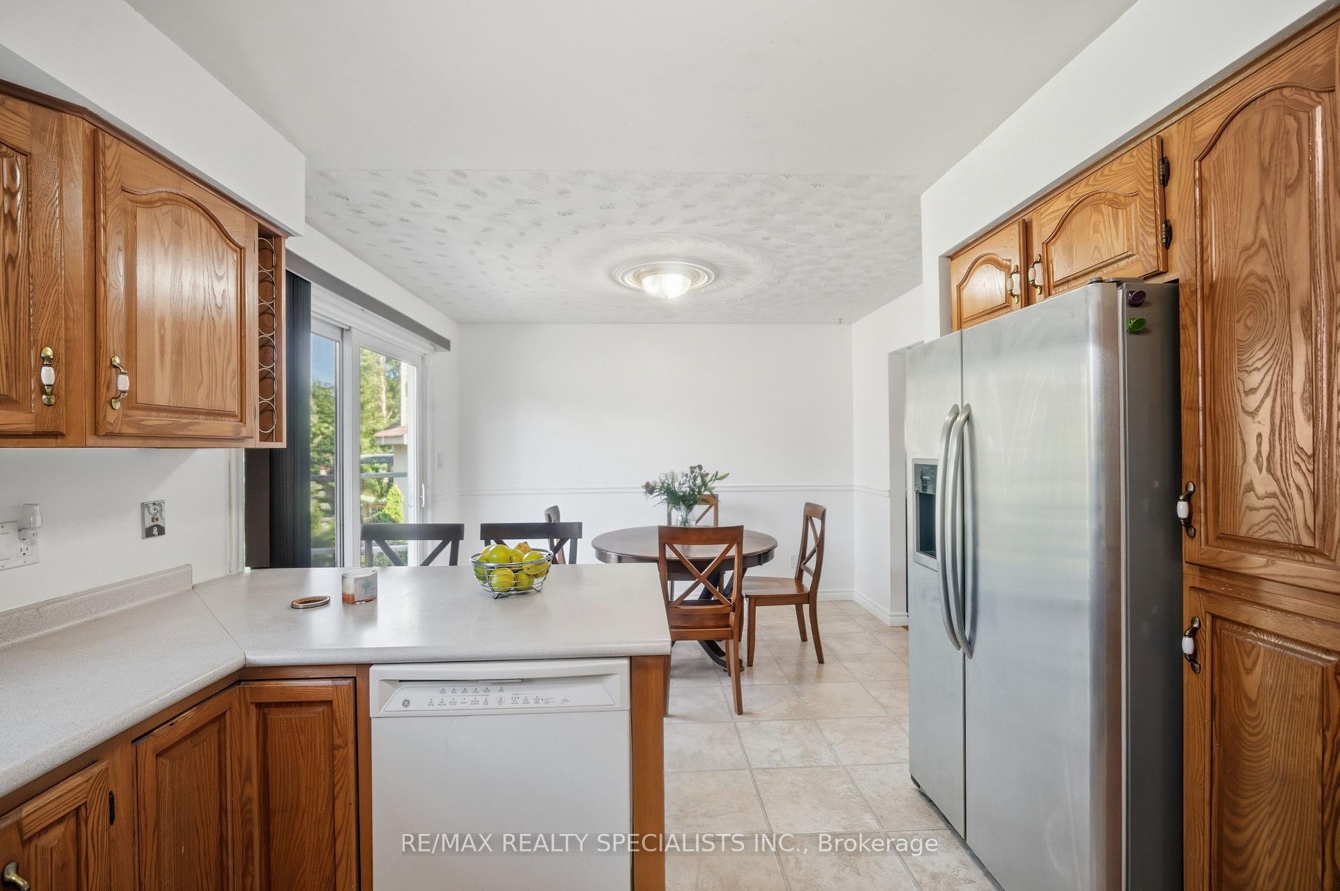 Photo 10 of 14 Elson Drive, Guelph, Dovercliffe Park/Old University — HOMEH