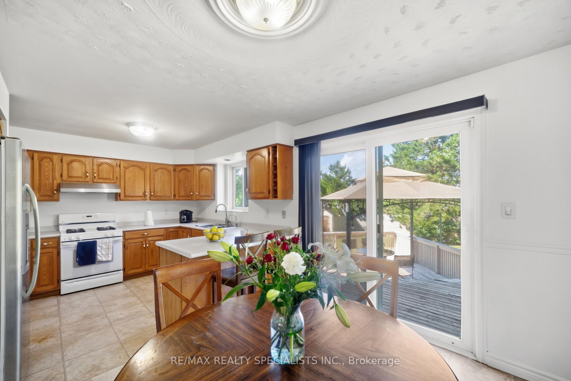 Photo 11 of 14 Elson Drive, Guelph, Dovercliffe Park/Old University — HOMEH