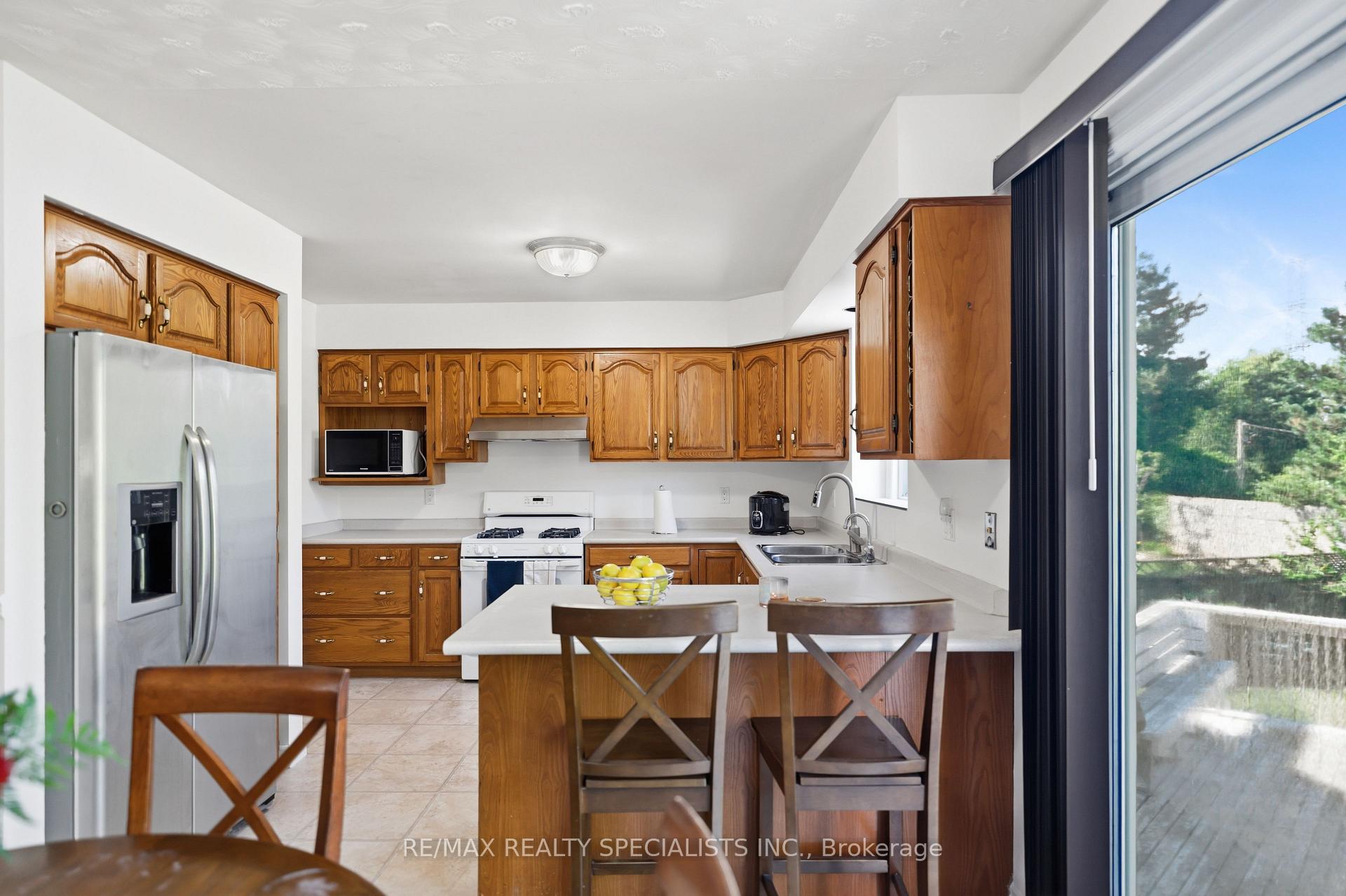 Photo 16 of 14 Elson Drive, Guelph, Dovercliffe Park/Old University — HOMEH