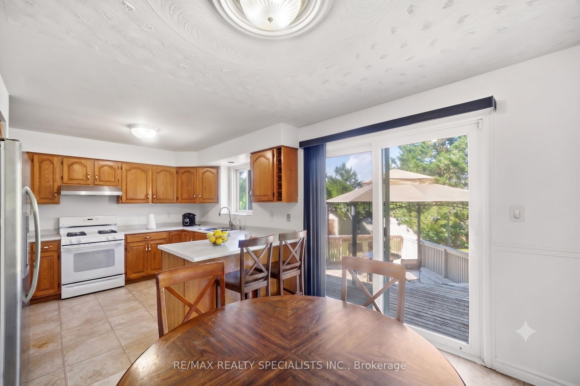 Photo 17 of 14 Elson Drive, Guelph, Dovercliffe Park/Old University — HOMEH