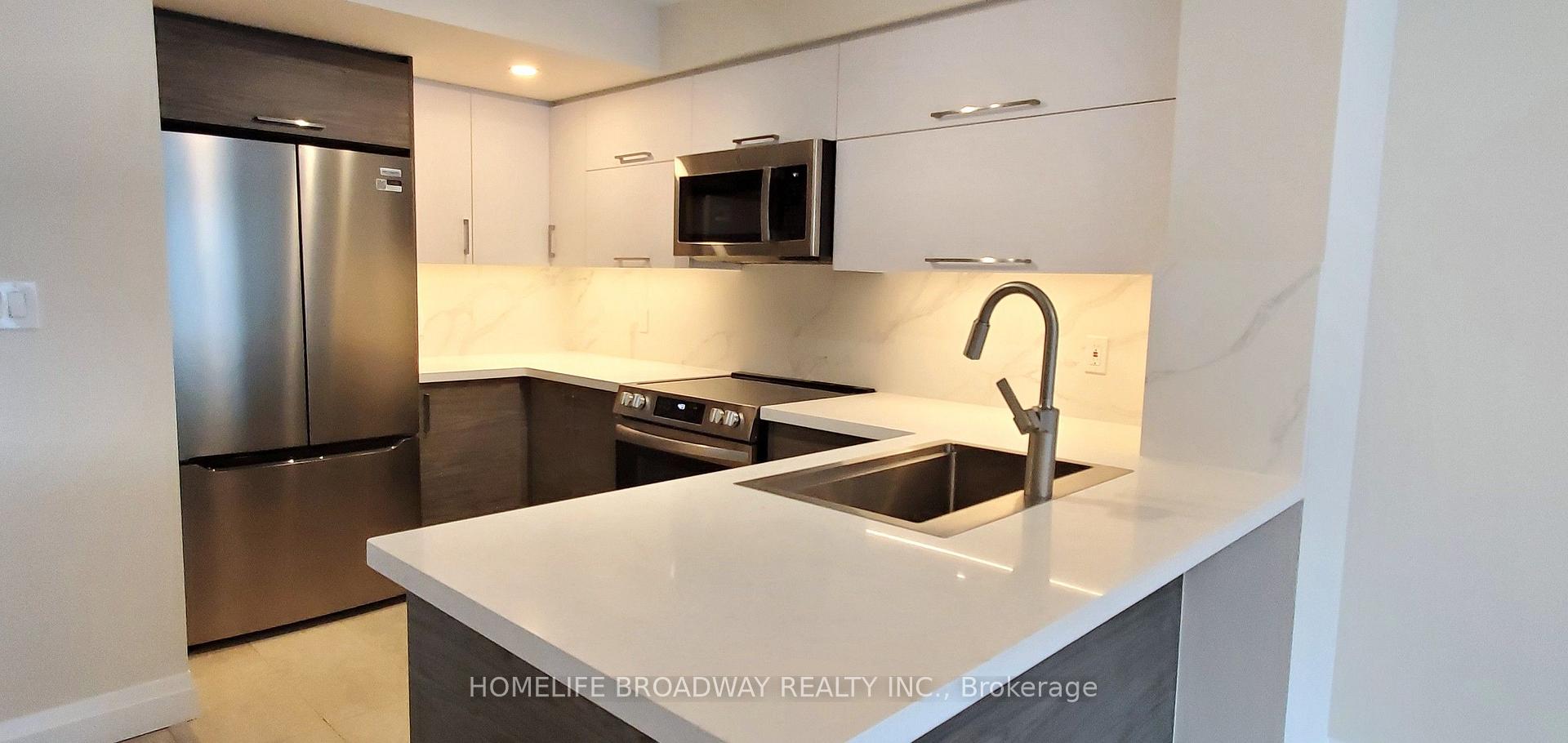 Photo 4 of Unit 905, 300 Bloor Street E, Toronto, Rosedale-Moore Park — HOMEH