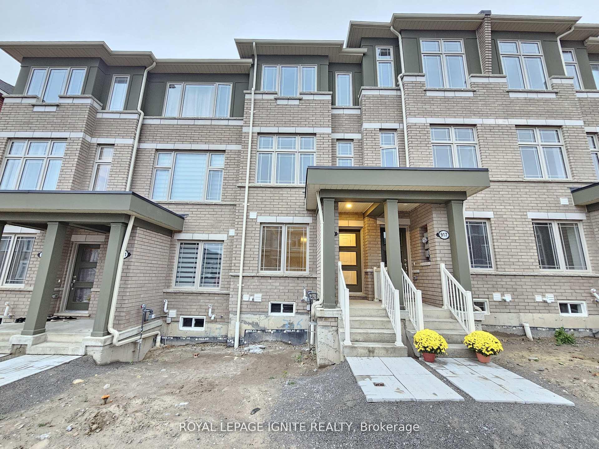 Photo 2 of 919 Crowsnest Hollow, Pickering, Rural Pickering — HOMEH