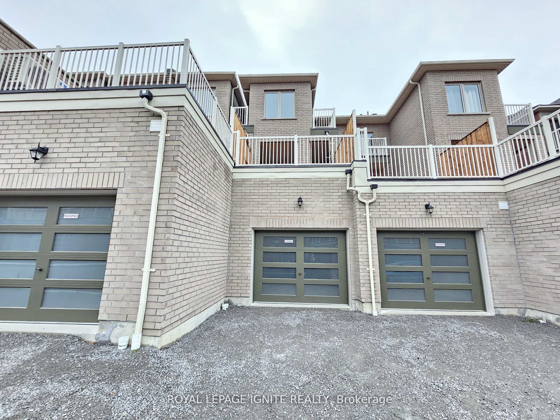 Photo 3 of 919 Crowsnest Hollow, Pickering, Rural Pickering — HOMEH
