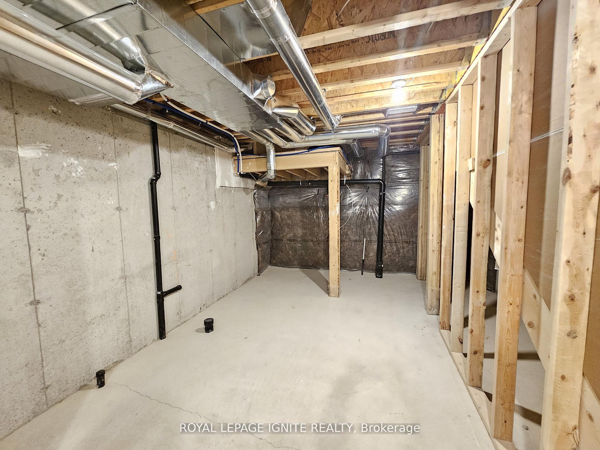 Photo 17 of 919 Crowsnest Hollow, Pickering, Rural Pickering — HOMEH