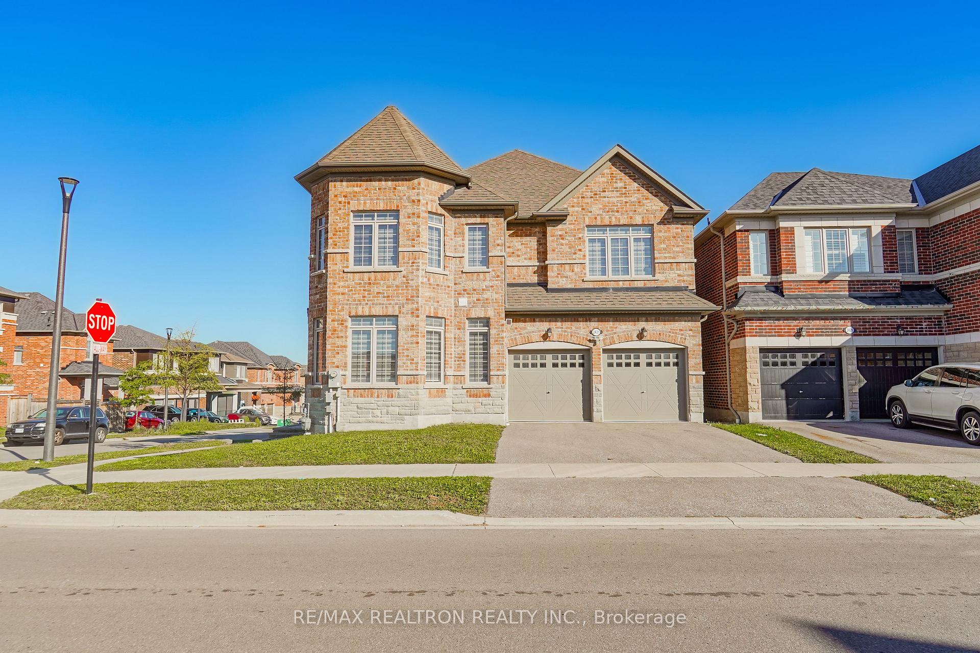 Photo 3 of 2431 Hibiscus Drive, Pickering, Rural Pickering — HOMEH