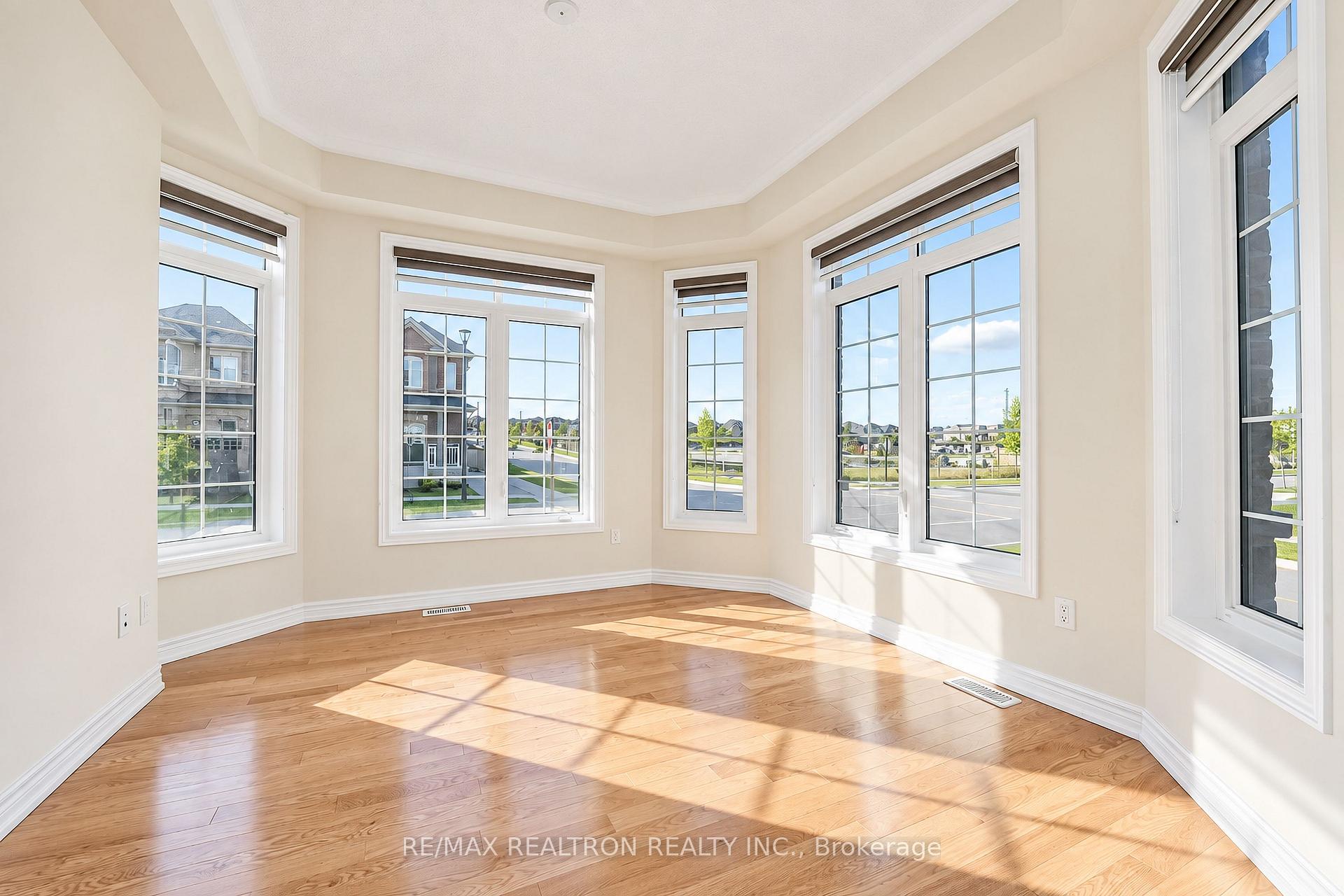 Photo 6 of 2431 Hibiscus Drive, Pickering, Rural Pickering — HOMEH