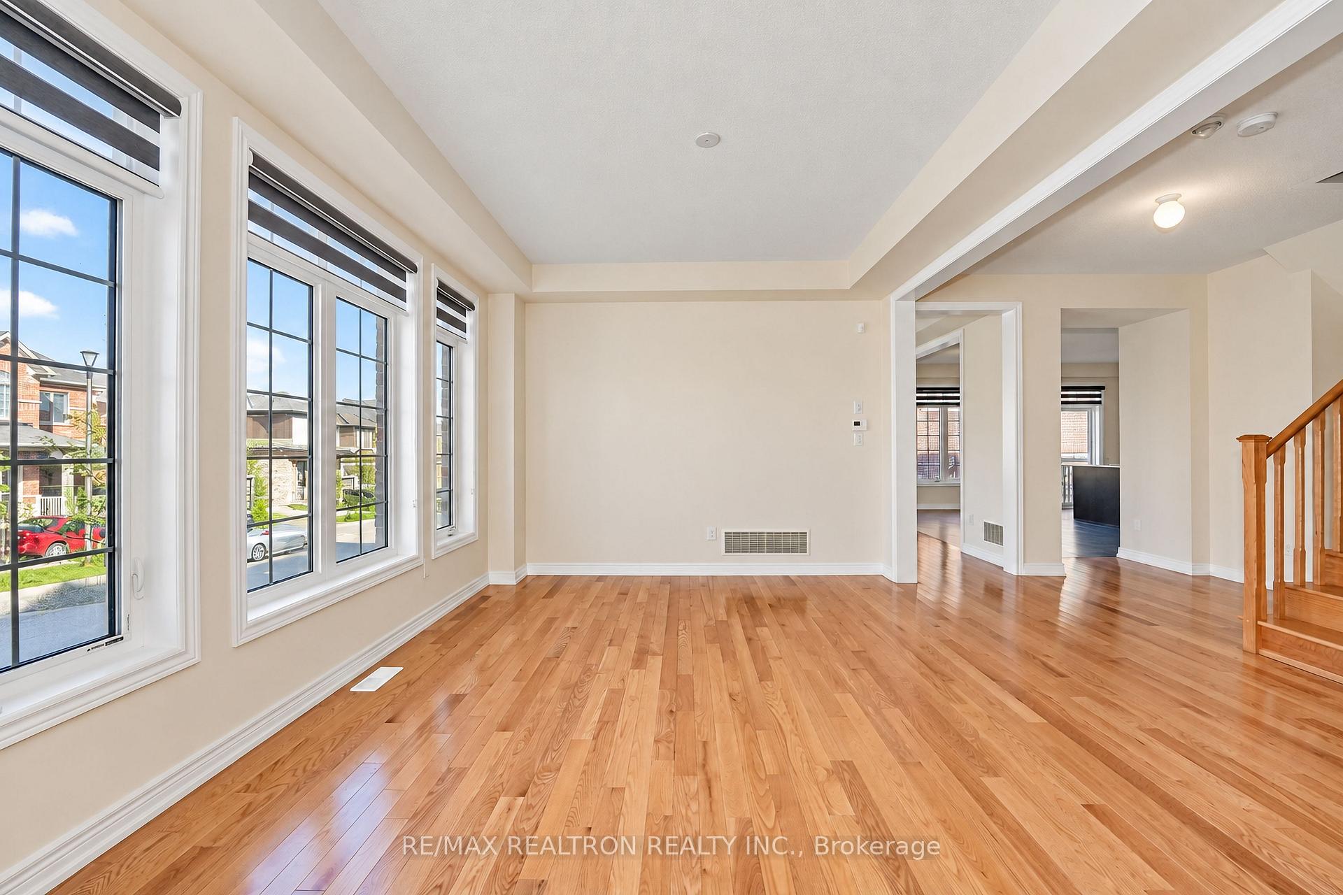 Photo 7 of 2431 Hibiscus Drive, Pickering, Rural Pickering — HOMEH