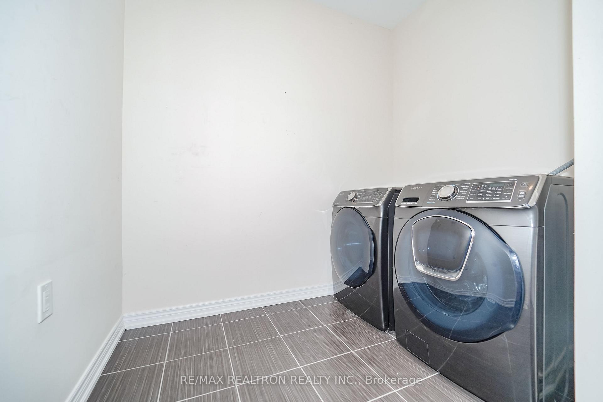 Photo 14 of 2431 Hibiscus Drive, Pickering, Rural Pickering — HOMEH