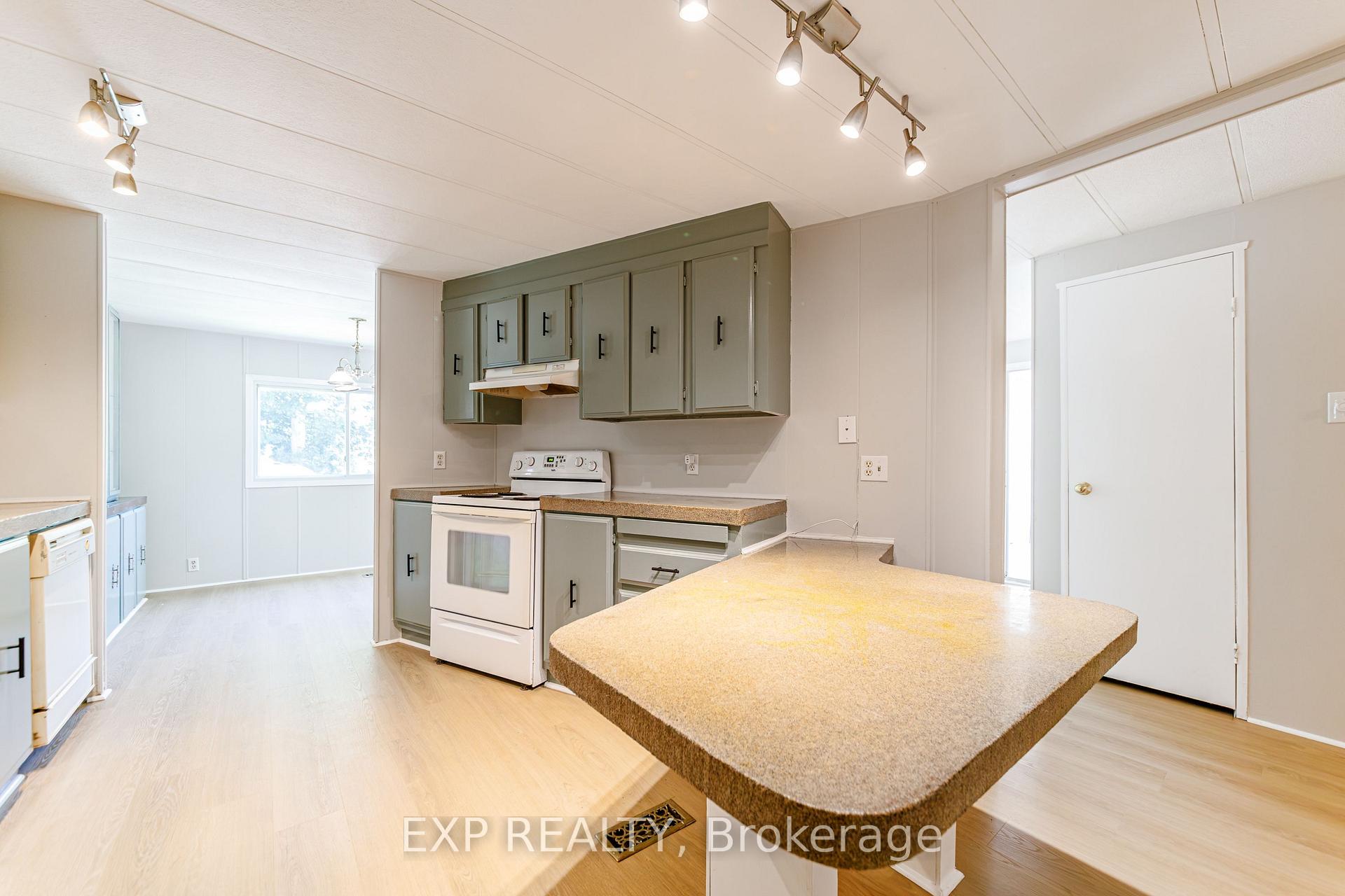 Photo 24 of 21 Maplewood Avenue, Carleton Place, Carleton Place — HOMEH