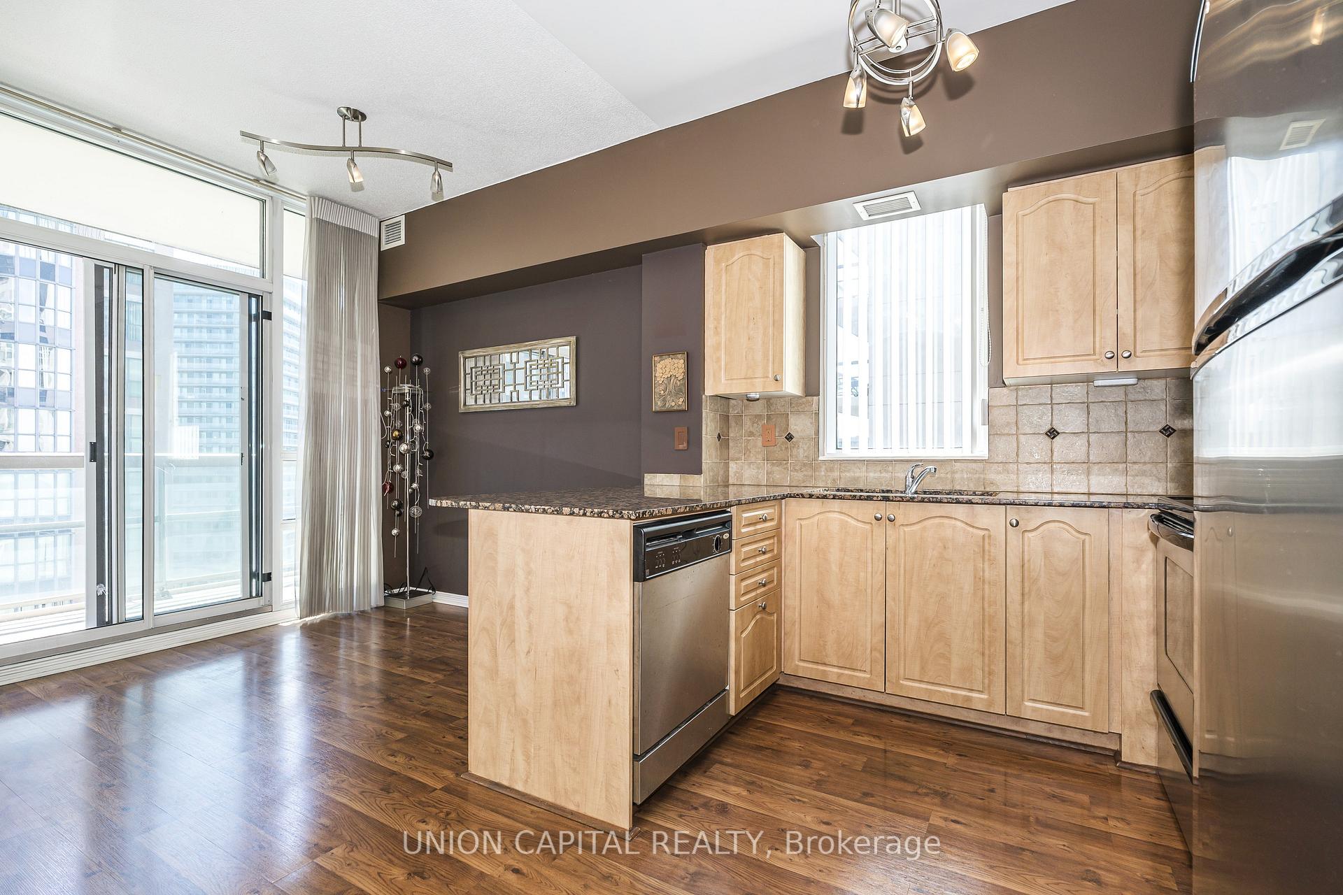 Photo 18 of Unit 2002, 509 Beecroft Road, North York, Willowdale West — HOMEH