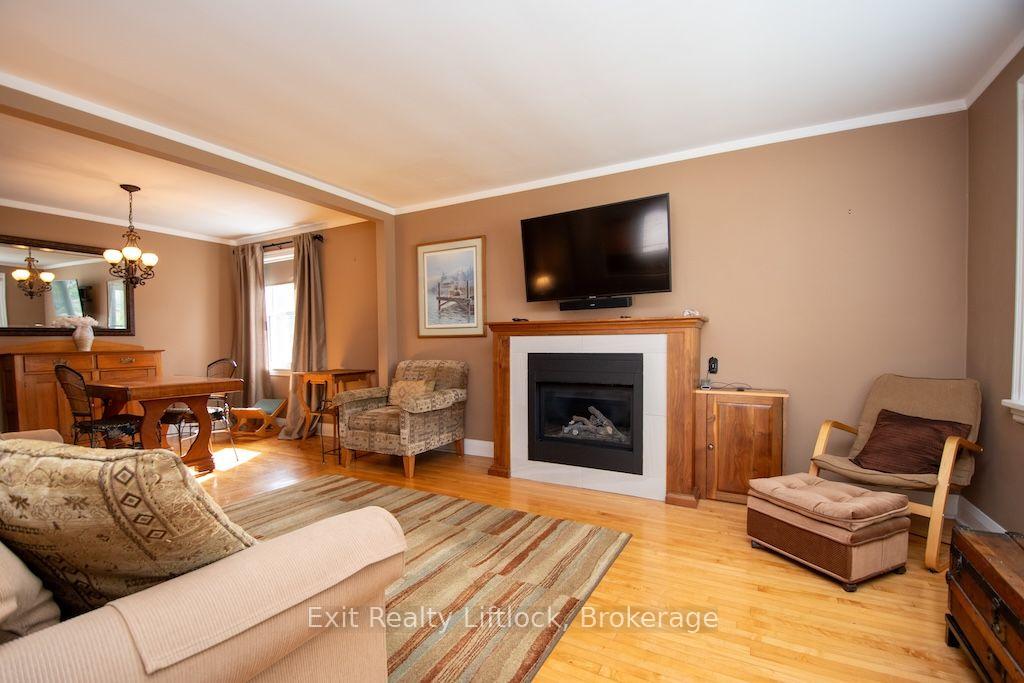 Photo 5 of 445 Arndon Avenue, Peterborough, Otonabee Ward 1 — HOMEH
