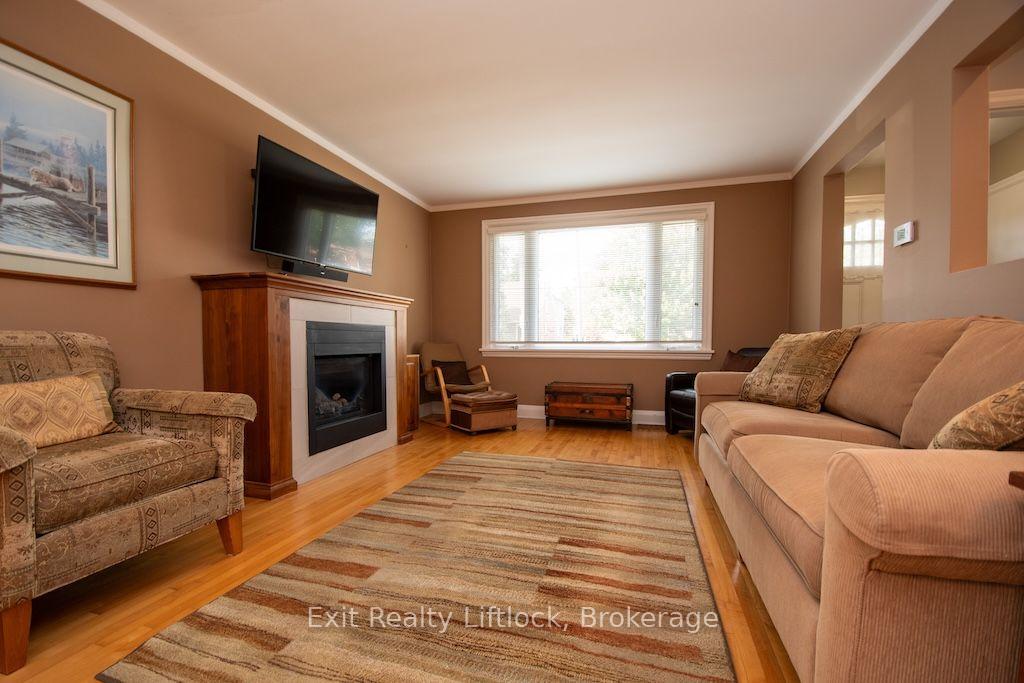 Photo 6 of 445 Arndon Avenue, Peterborough, Otonabee Ward 1 — HOMEH
