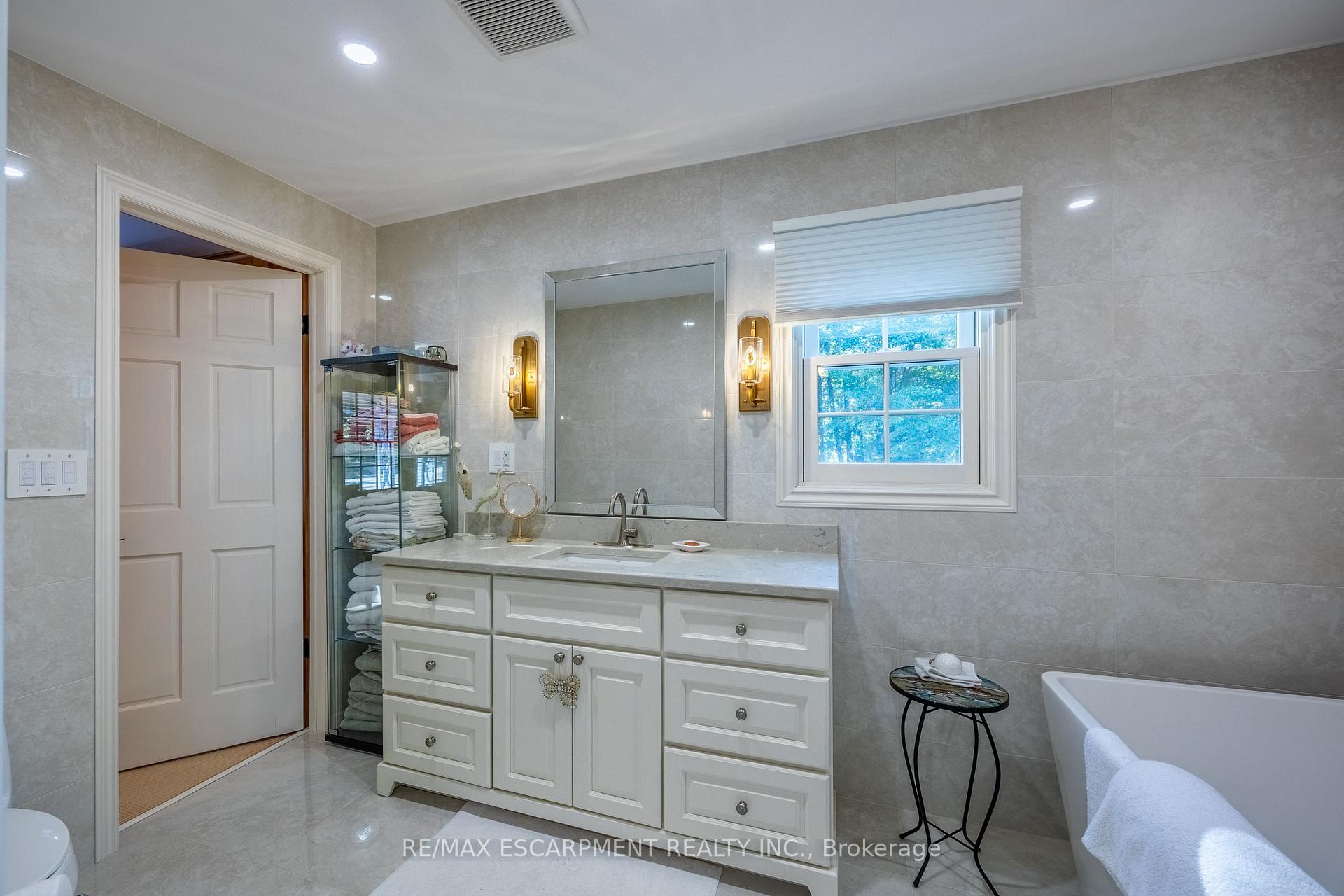 Photo 15 of 75 Prospect Street, Norfolk, Port Dover — HOMEH
