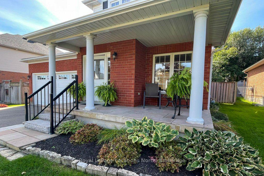 Photo 2 of 61 Marina Crescent, Collingwood — HOMEH
