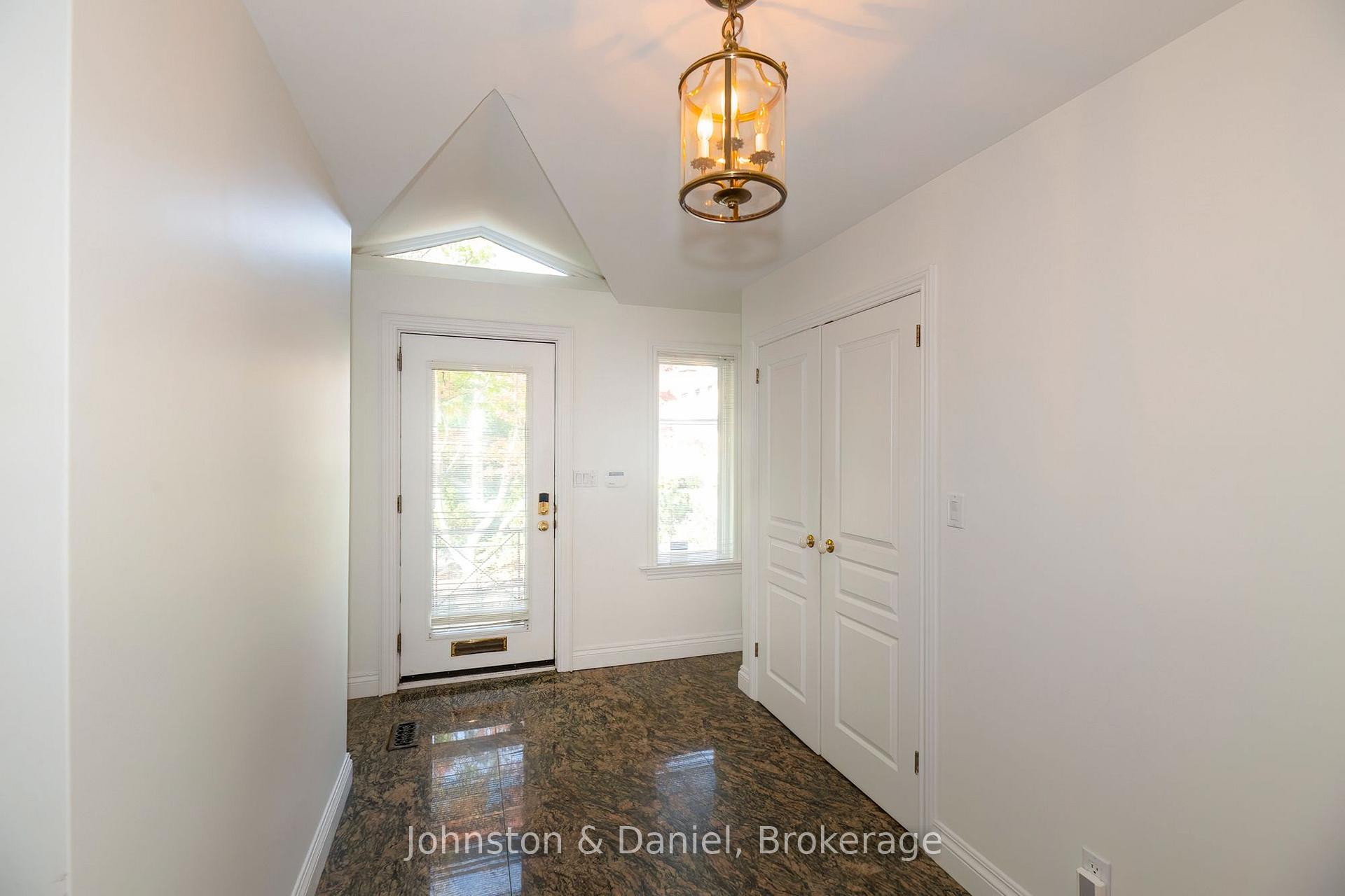 Photo 3 of 901 Duplex Avenue, Toronto, Lawrence Park South — HOMEH