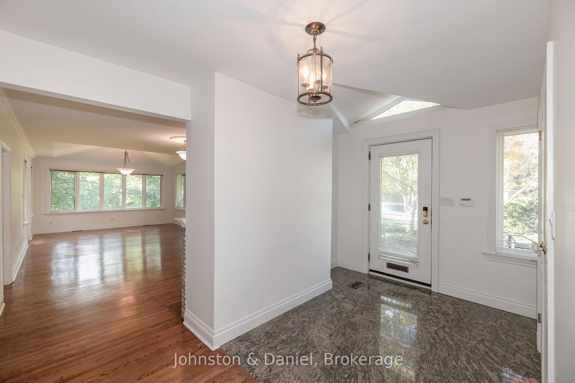 Photo 4 of 901 Duplex Avenue, Toronto, Lawrence Park South — HOMEH