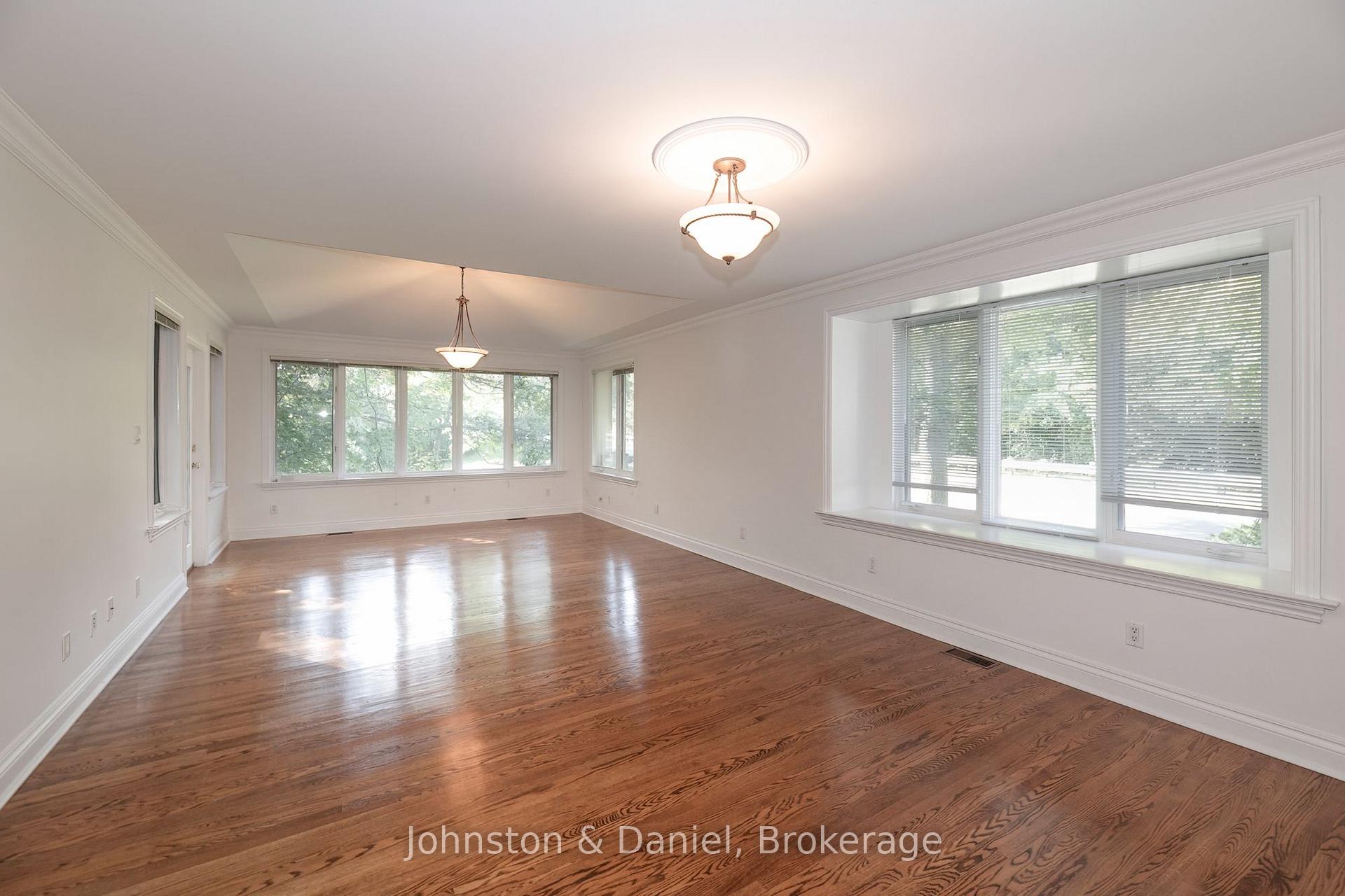 Photo 5 of 901 Duplex Avenue, Toronto, Lawrence Park South — HOMEH