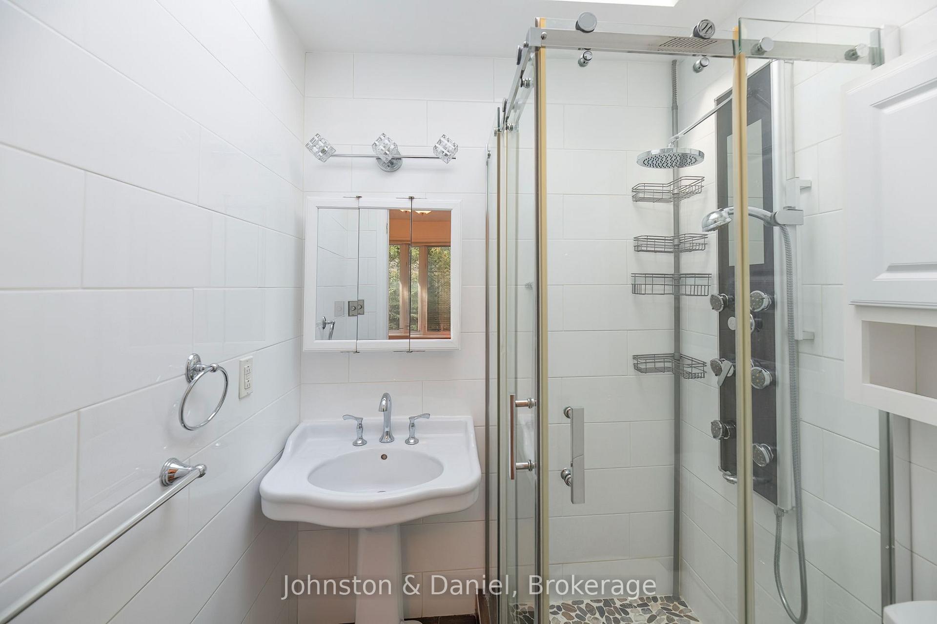Photo 14 of 901 Duplex Avenue, Toronto, Lawrence Park South — HOMEH