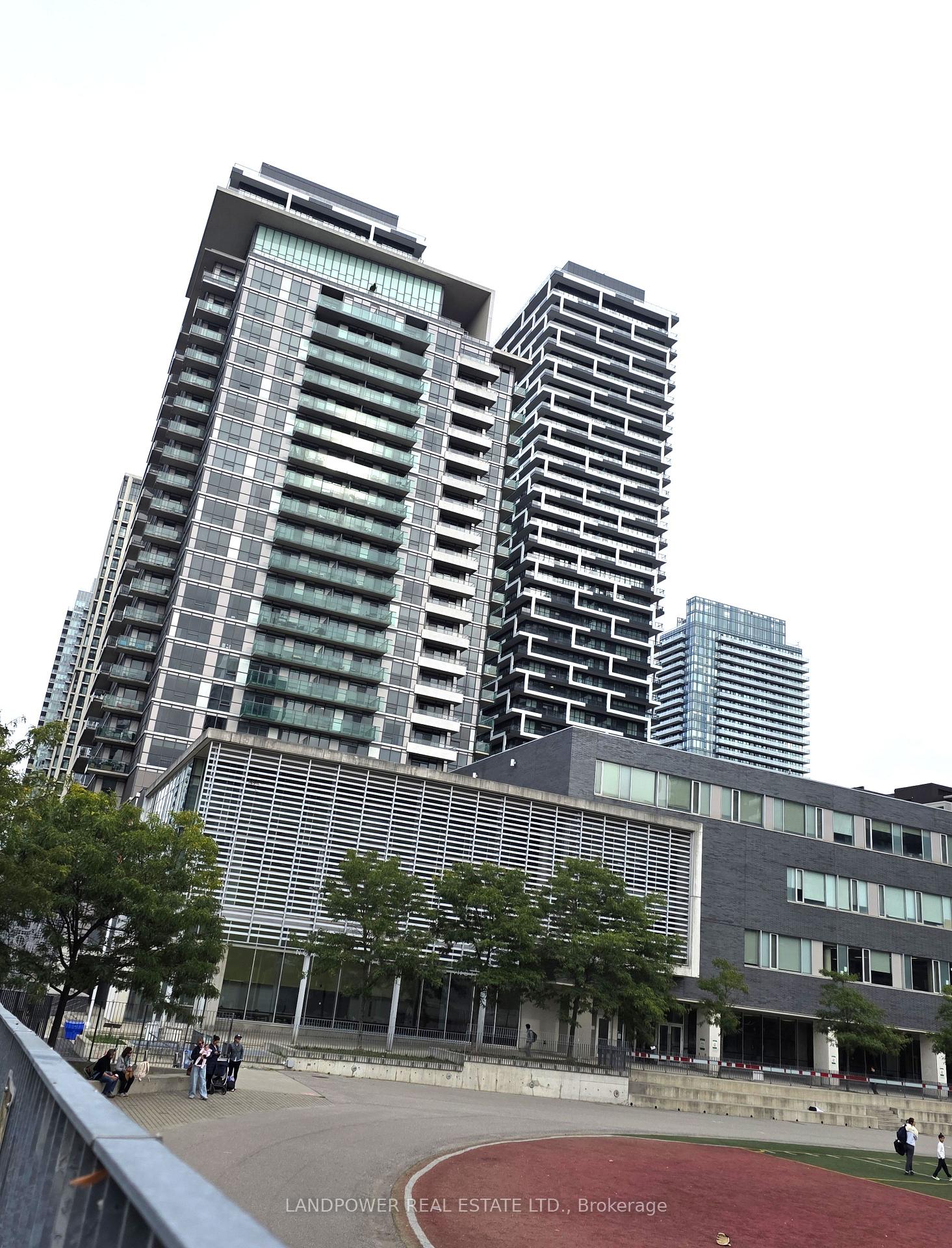 Photo 3 of Unit 906, 25 Broadway Avenue, Toronto, Mount Pleasant West — HOMEH