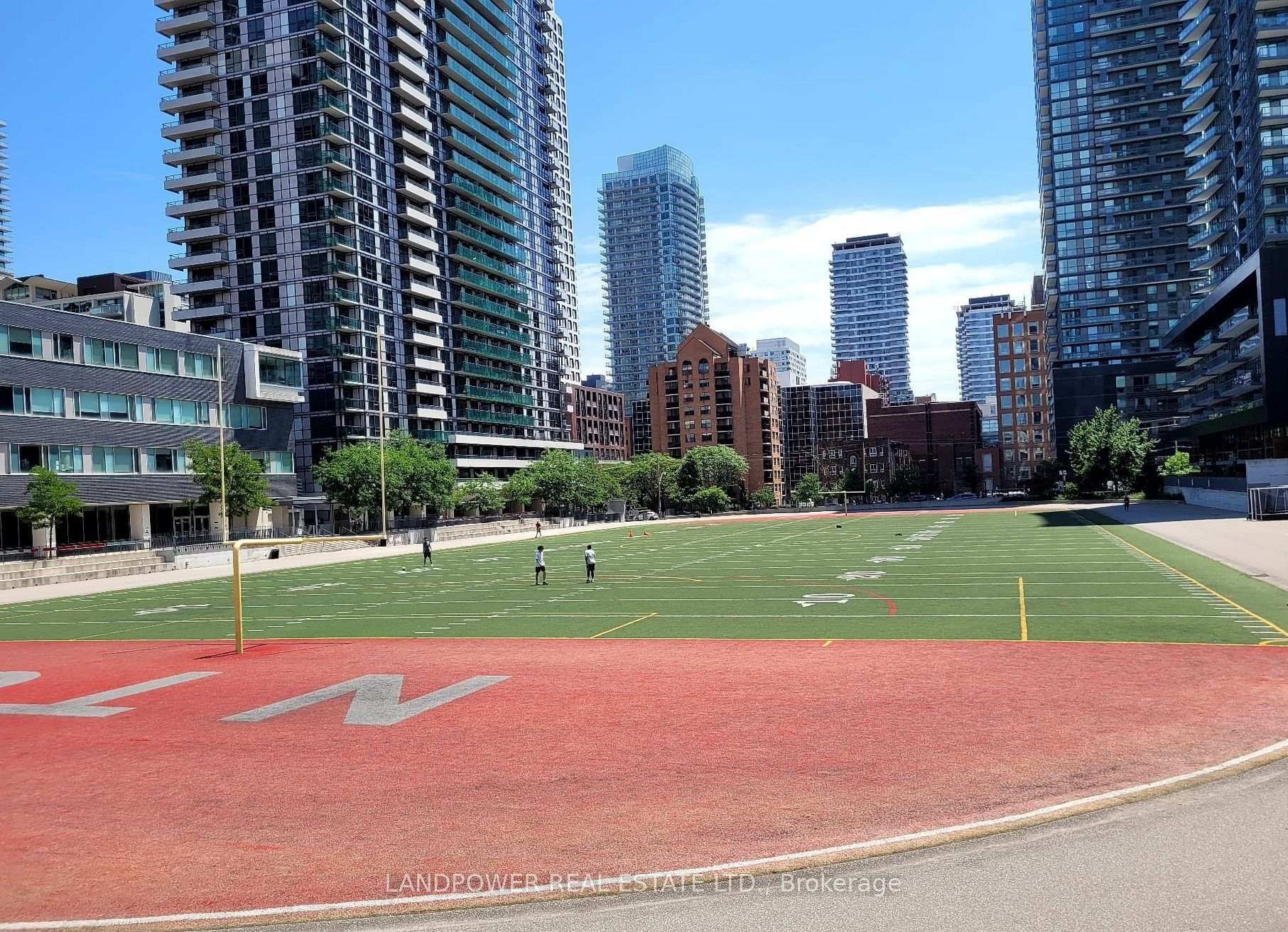 Photo 5 of Unit 906, 25 Broadway Avenue, Toronto, Mount Pleasant West — HOMEH
