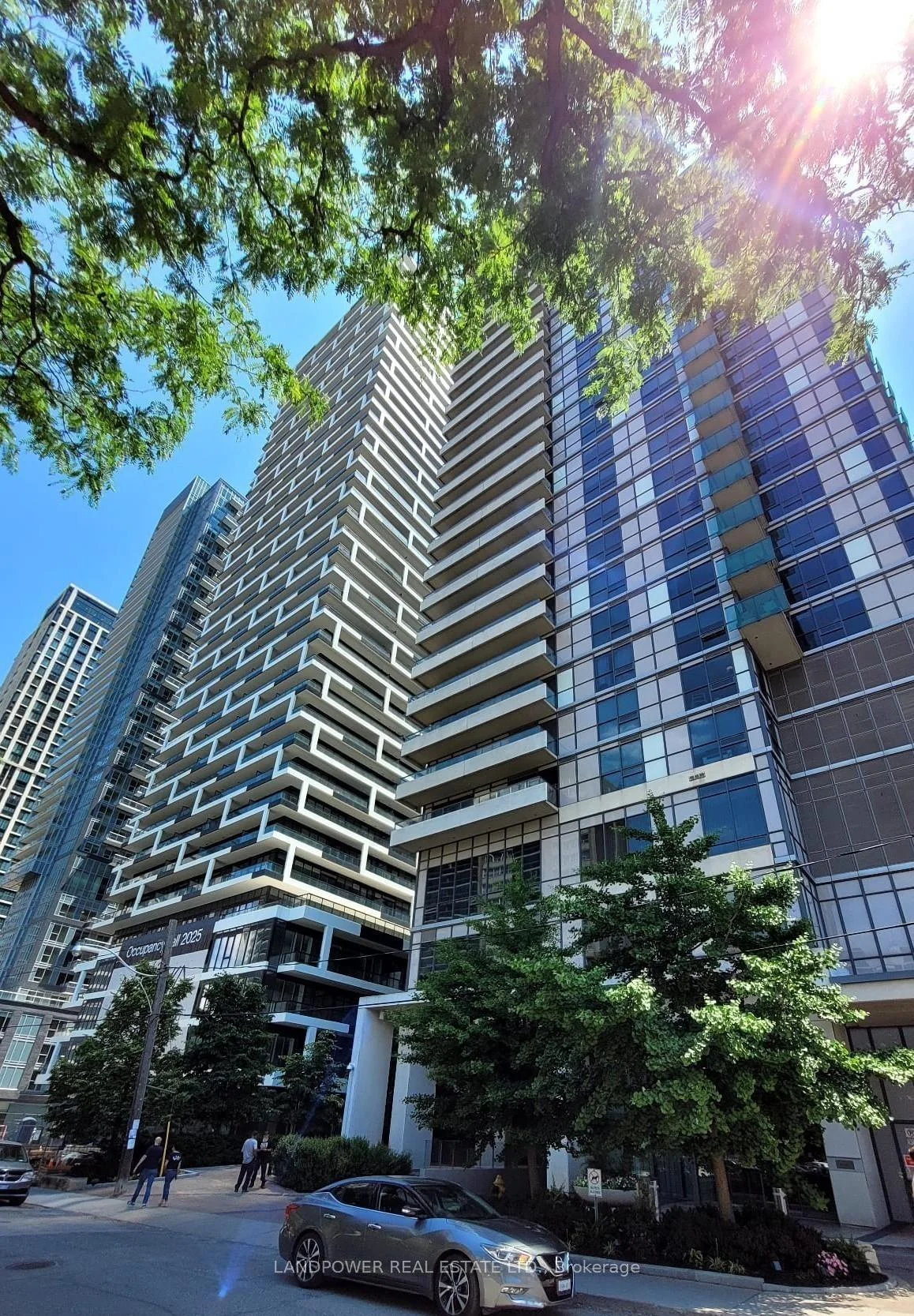 Photo 4 of Unit 906, 25 Broadway Avenue, Toronto, Mount Pleasant West — HOMEH