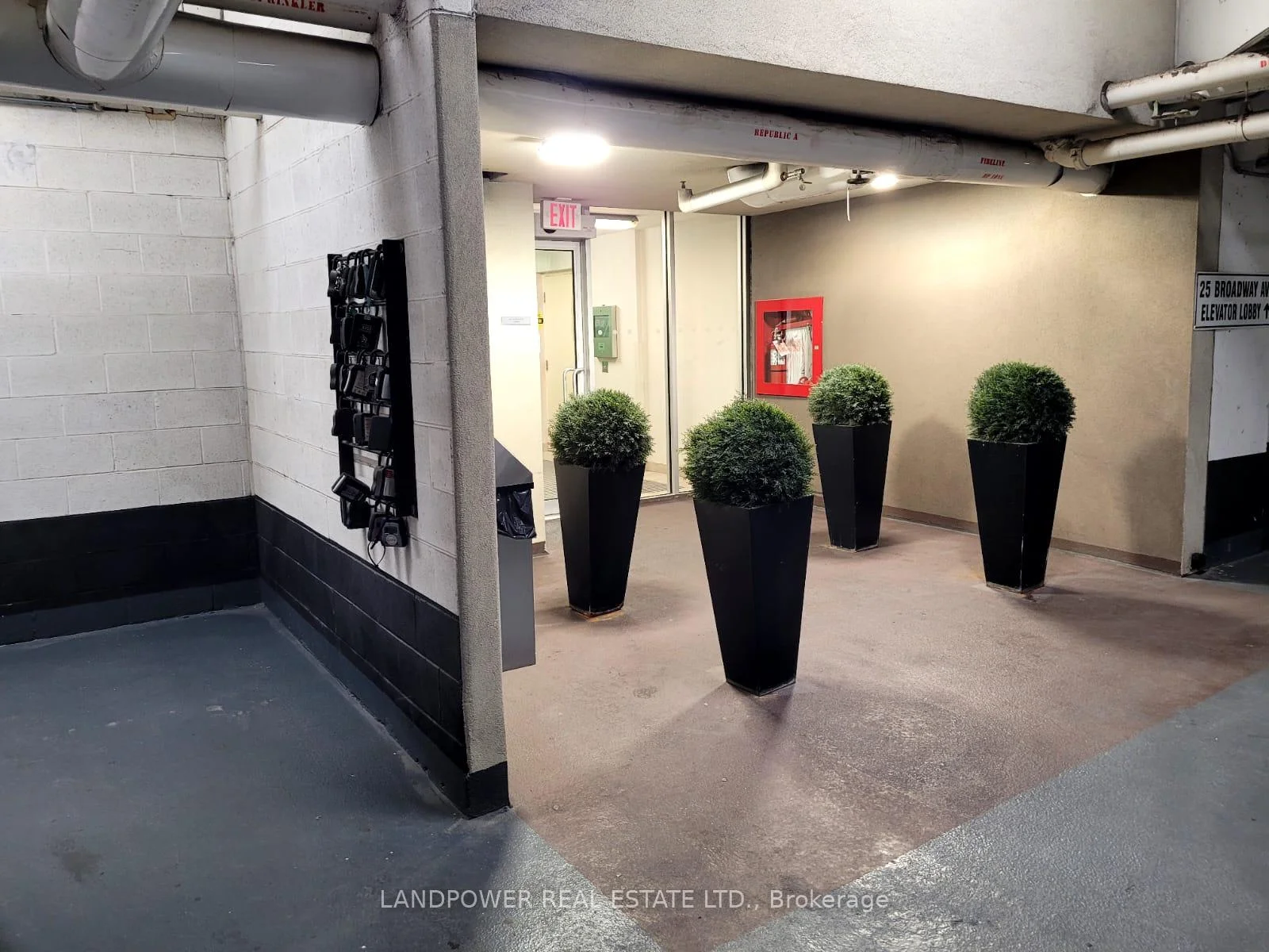 Photo 61 of Unit 906, 25 Broadway Avenue, Toronto, Mount Pleasant West — HOMEH