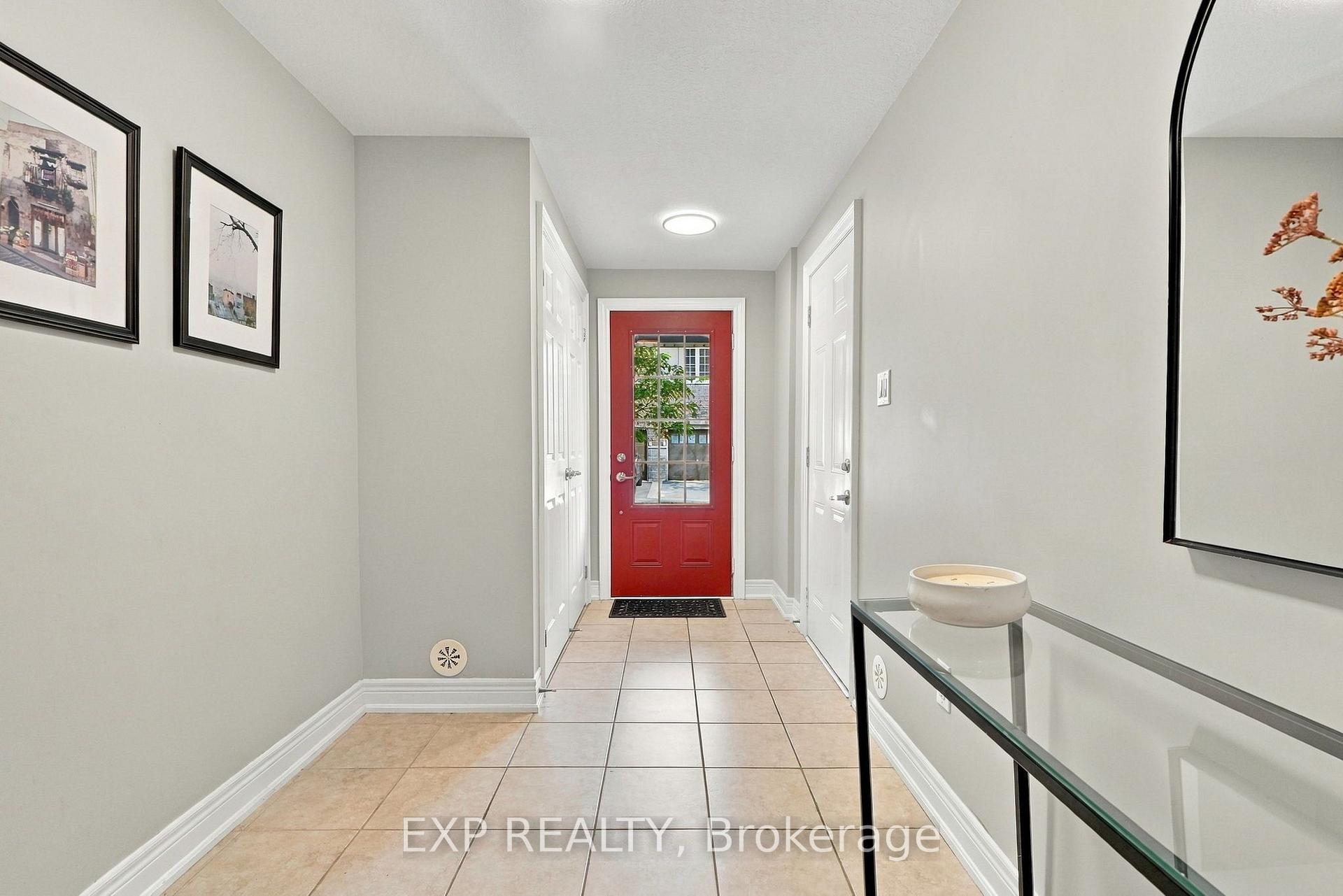 Photo 4 of Unit 18, 5988 Turney Drive, Mississauga, Streetsville — HOMEH