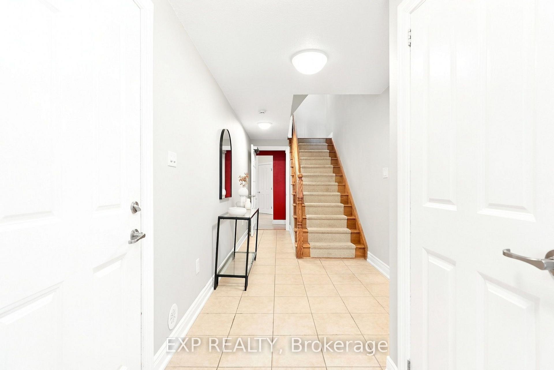 Photo 5 of Unit 18, 5988 Turney Drive, Mississauga, Streetsville — HOMEH