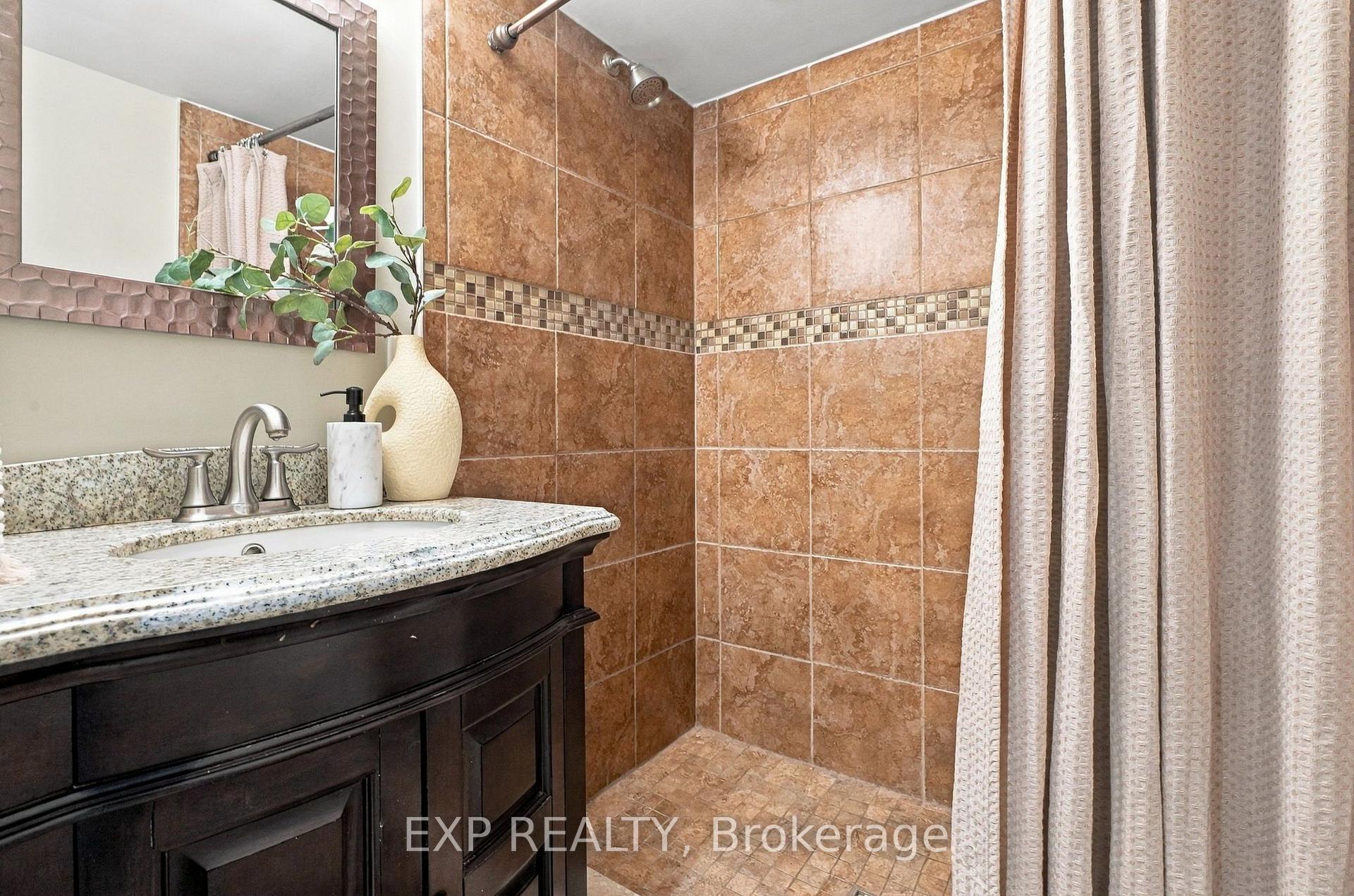 Photo 9 of Unit 18, 5988 Turney Drive, Mississauga, Streetsville — HOMEH