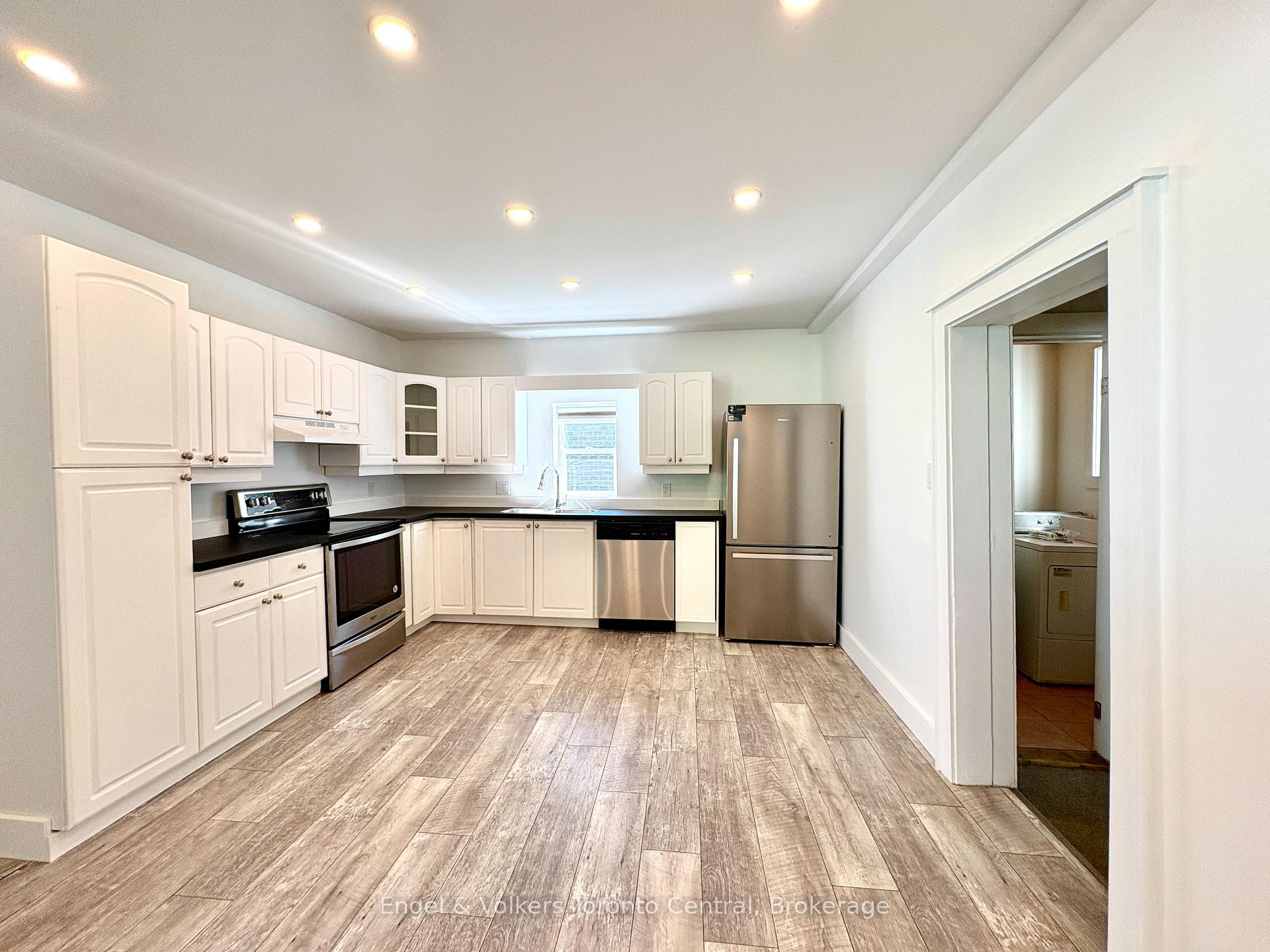 Photo 3 of 155 Hughson Street, Gravenhurst, Muskoka (S) — HOMEH