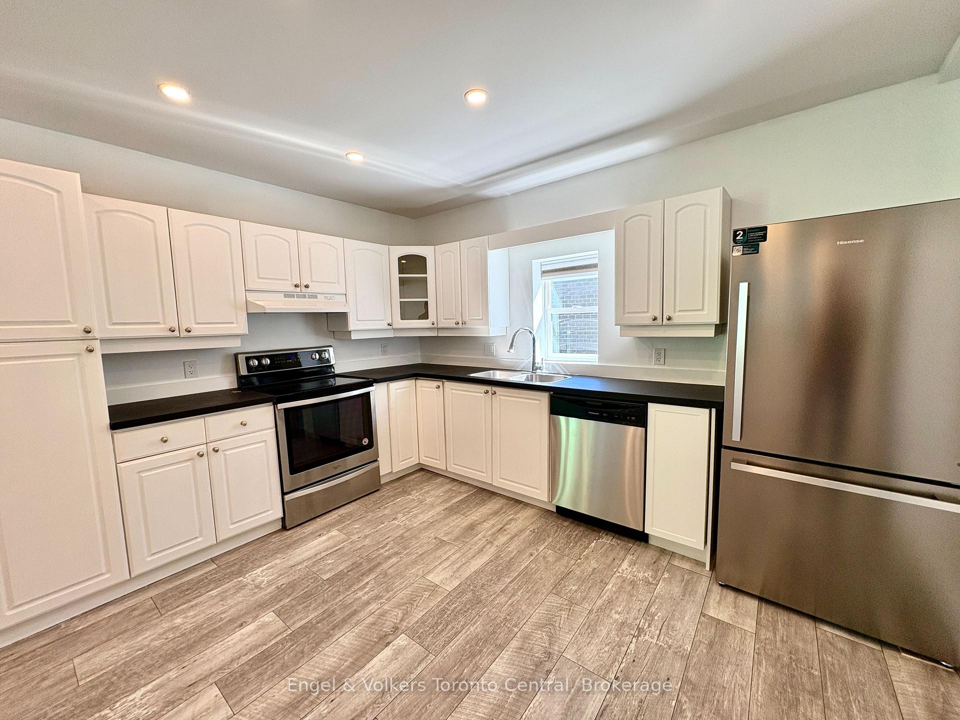 Photo 8 of 155 Hughson Street, Gravenhurst, Muskoka (S) — HOMEH