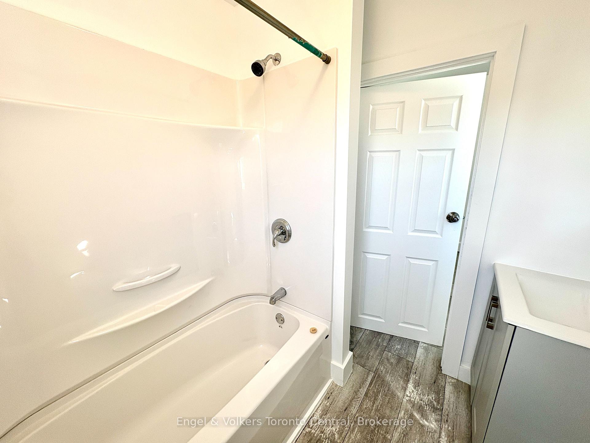 Photo 29 of 155 Hughson Street, Gravenhurst, Muskoka (S) — HOMEH