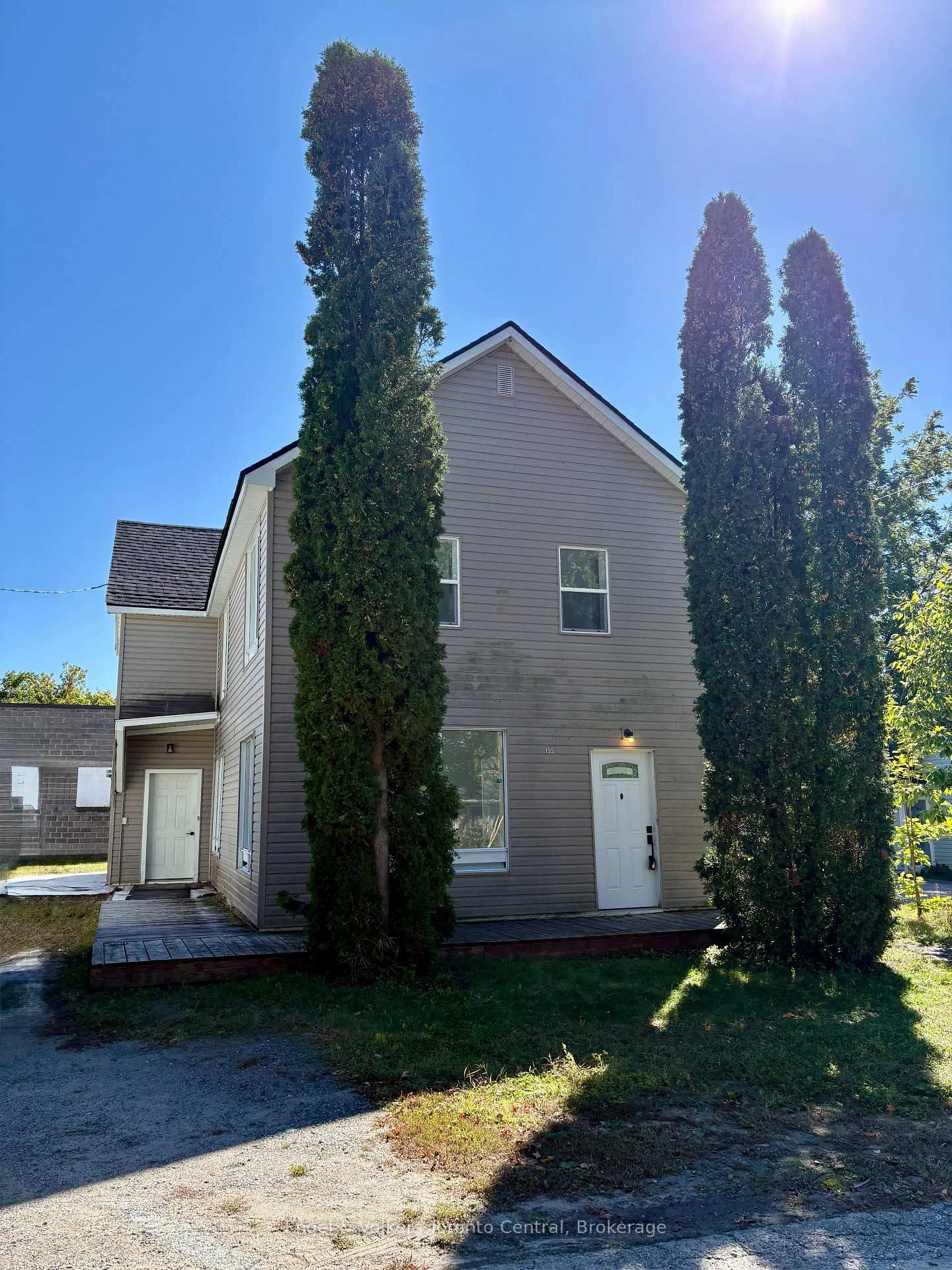 Photo 2 of 155 Hughson Street, Gravenhurst, Muskoka (S) — HOMEH
