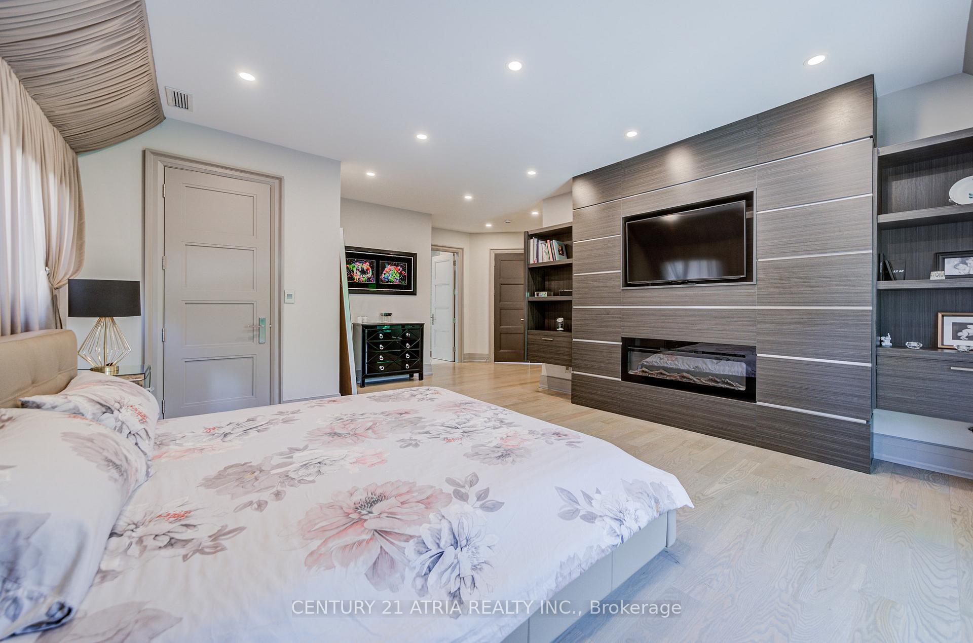 Photo 17 of 460 Hounslow Avenue, North York, Willowdale West — HOMEH