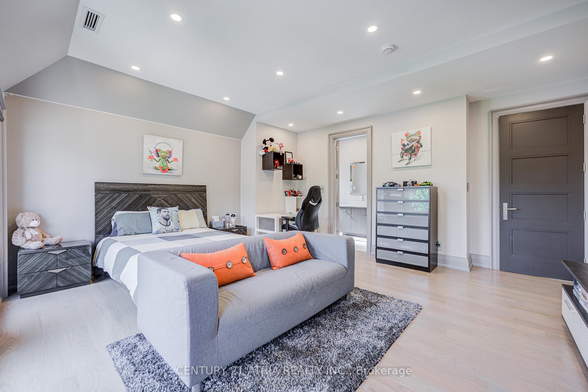 Photo 21 of 460 Hounslow Avenue, North York, Willowdale West — HOMEH